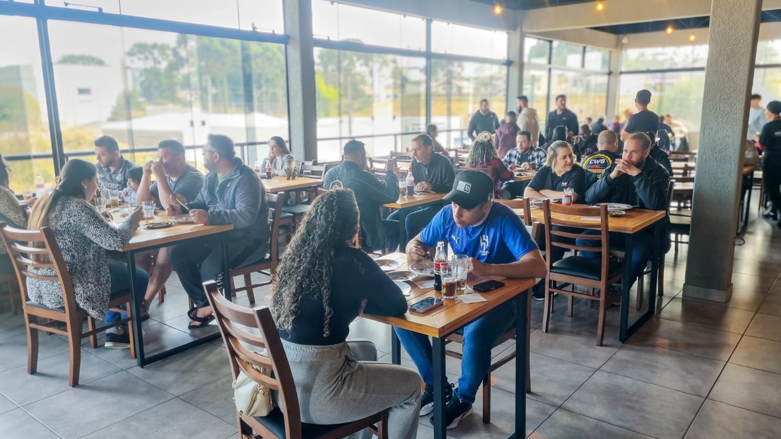 Churrascaria Novo Sabor muda de endereço e apresenta ambiente renovado com rodízio a R$ 45