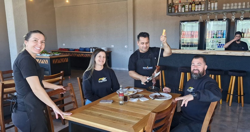 Churrascaria Novo Sabor muda de endereço e apresenta ambiente renovado com rodízio a R$ 45