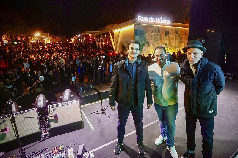Rua da Música é inaugurada em Curitiba com gastronomia, cultura e homenagem a Leminski
