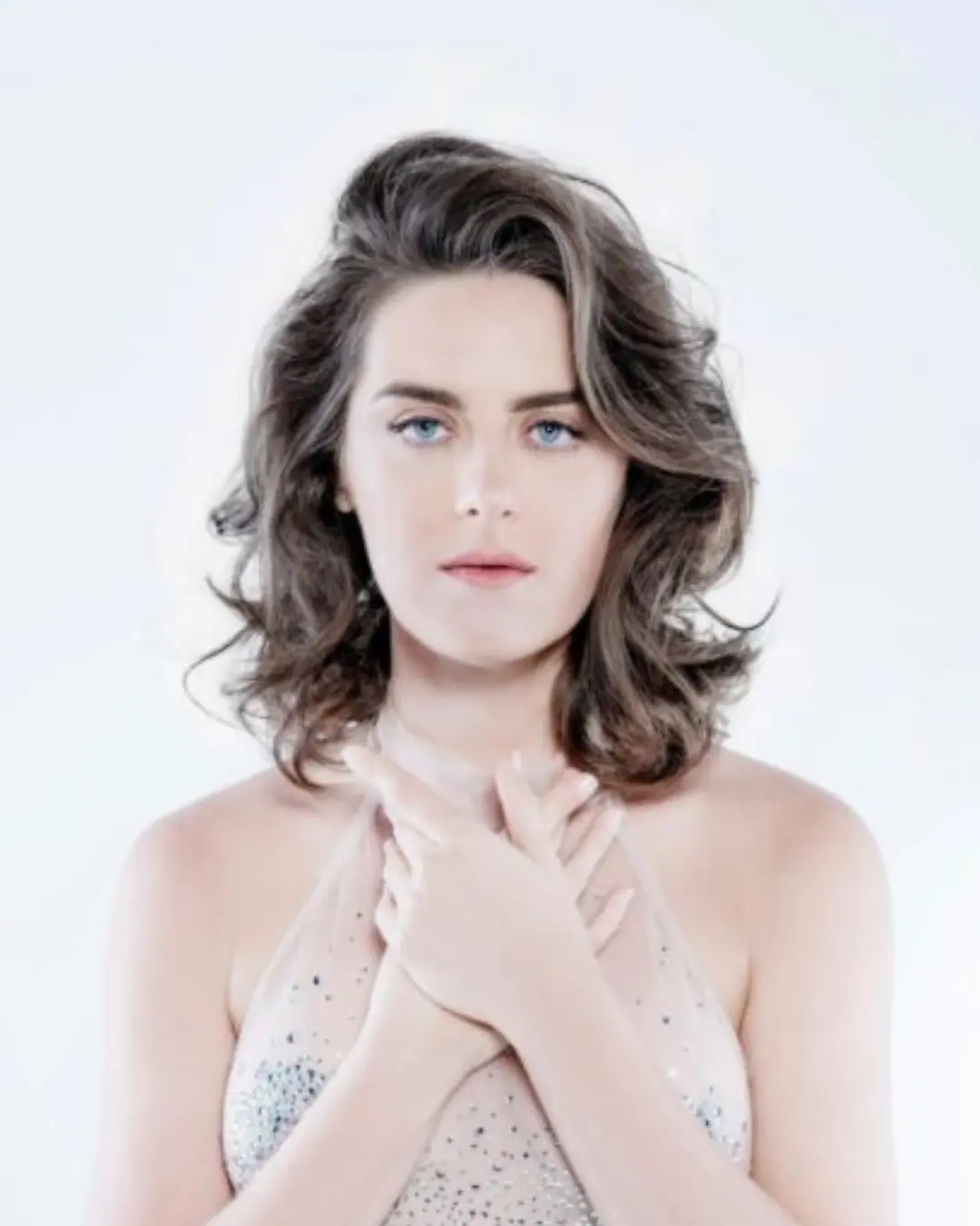 Atriz Alessandra Maestrini apresenta espetáculo premiado em Campina Grande do Sul