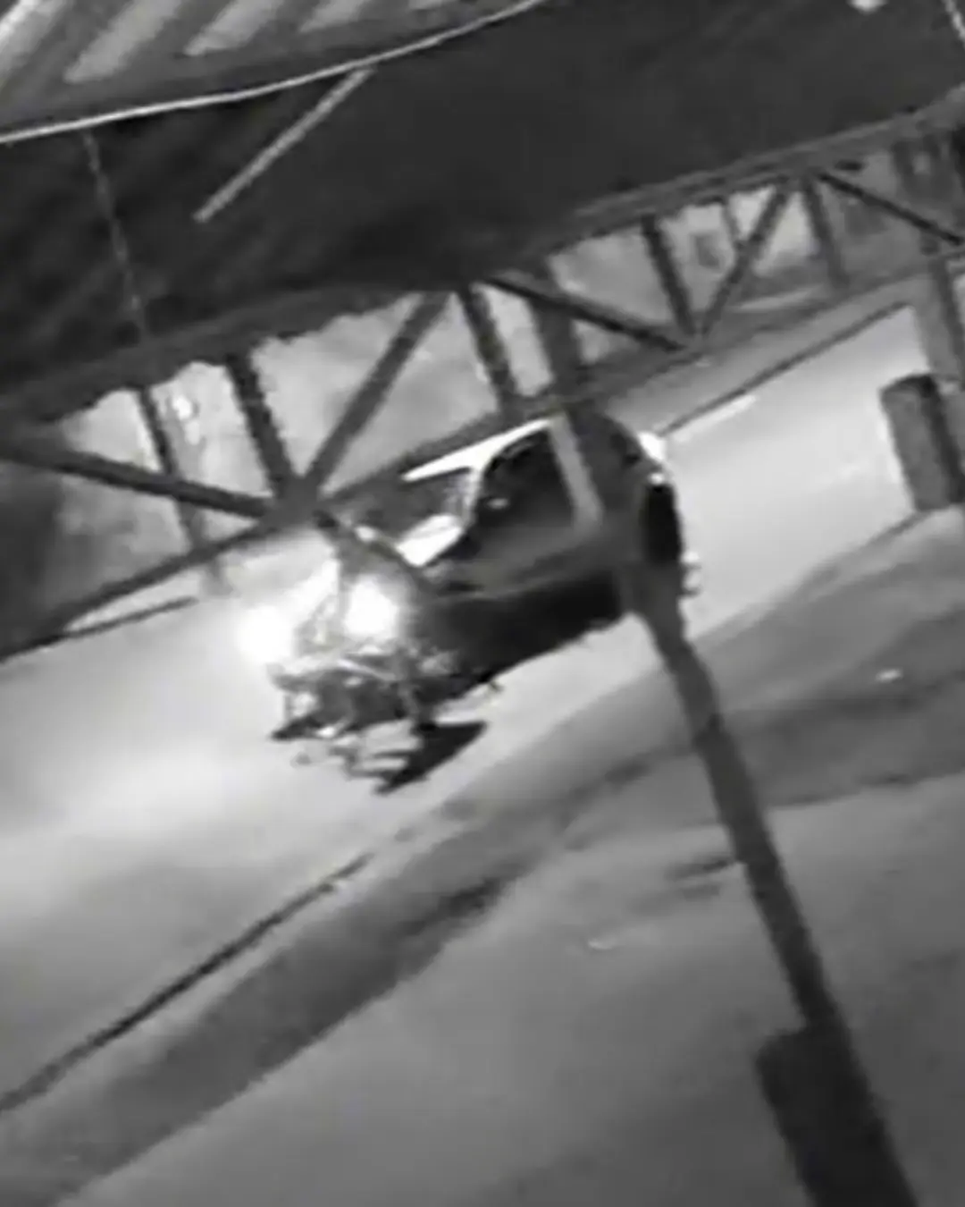Câmeras de segurança flagram homem atropelando desafeto em Piraquara