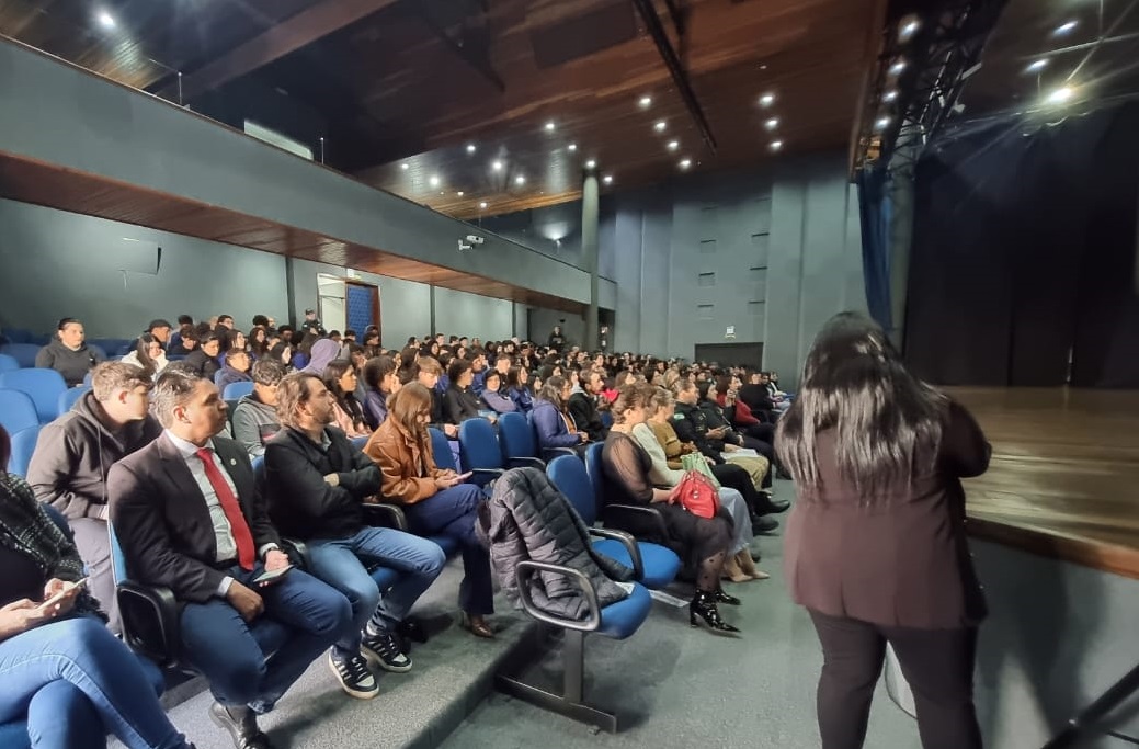 Campina Grande do Sul envolve estudantes em campanha contra a violência doméstica