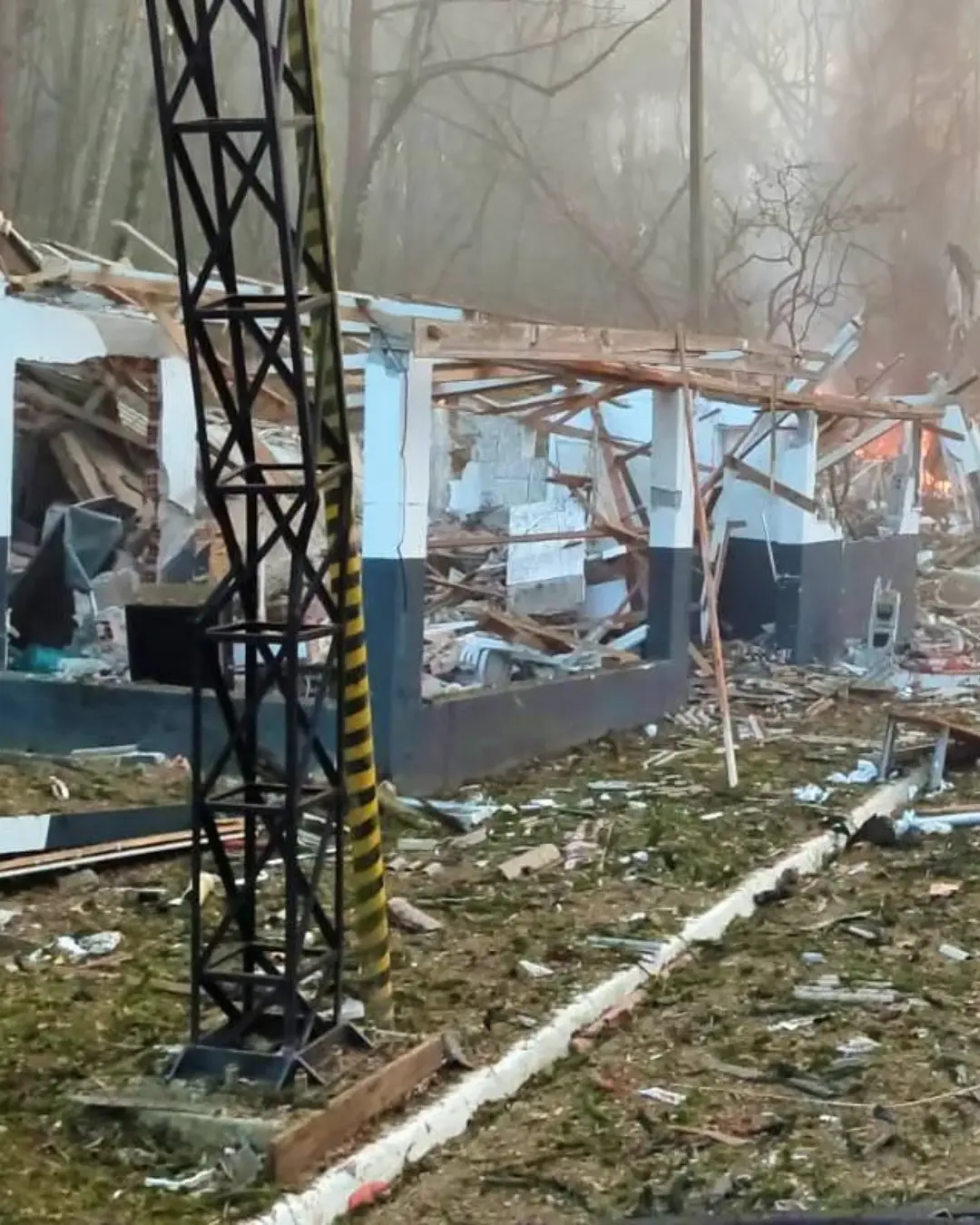 Explosão em fábrica de explosivos em Quatro Barras deixa sete desaparecidos e mobiliza bombeiros