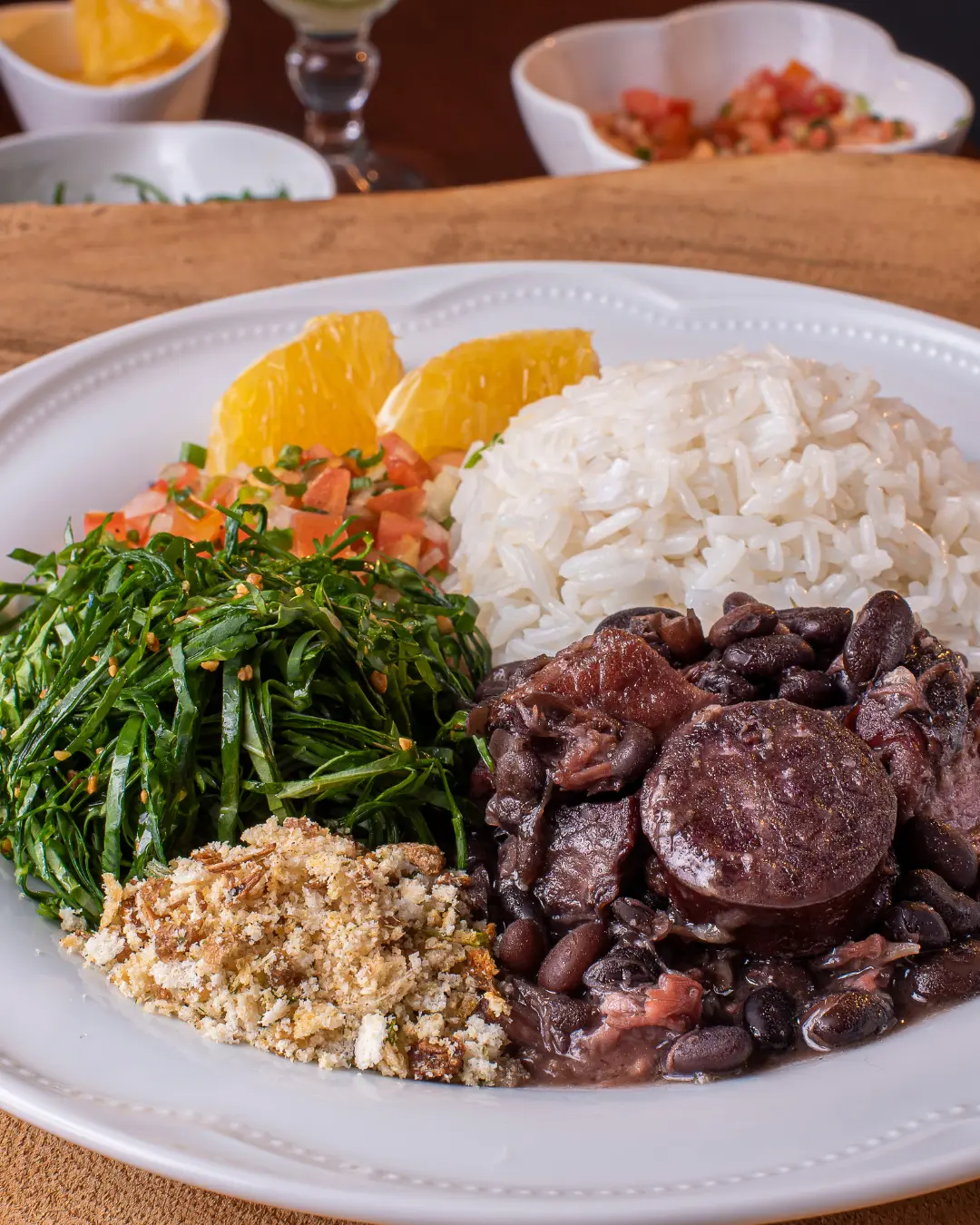 Feijoada beneficente com show e sorteio acontece neste sábado (16) em Curitiba