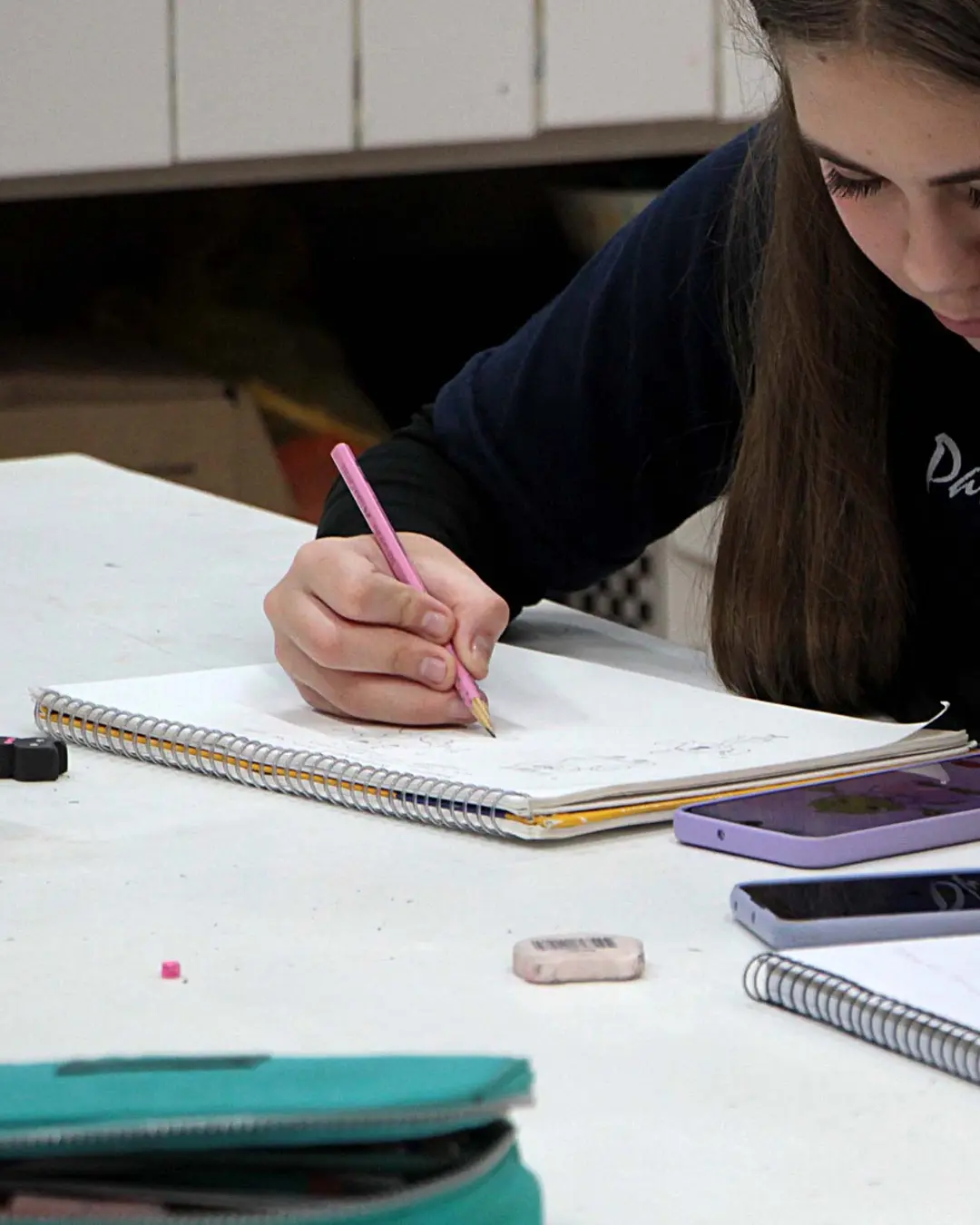 Oficinas gratuitas do Centro Juvenil de Artes Plásticas têm inscrições prorrogadas até 8 de agosto