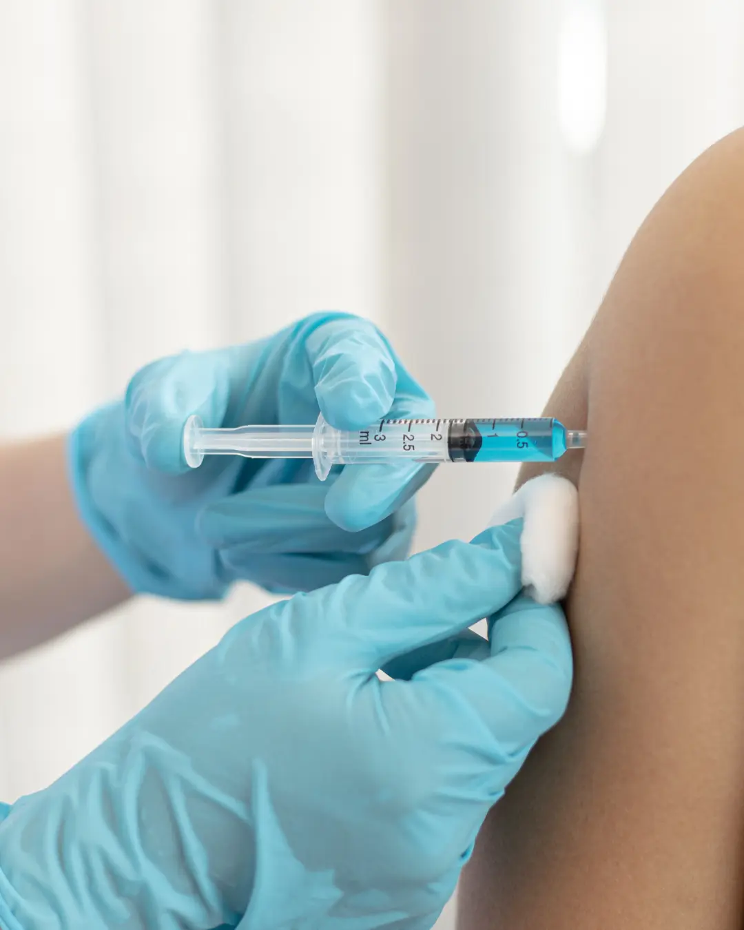 Paraná intensifica vacinação contra HPV para adolescentes e reforça ações de combate ao câncer