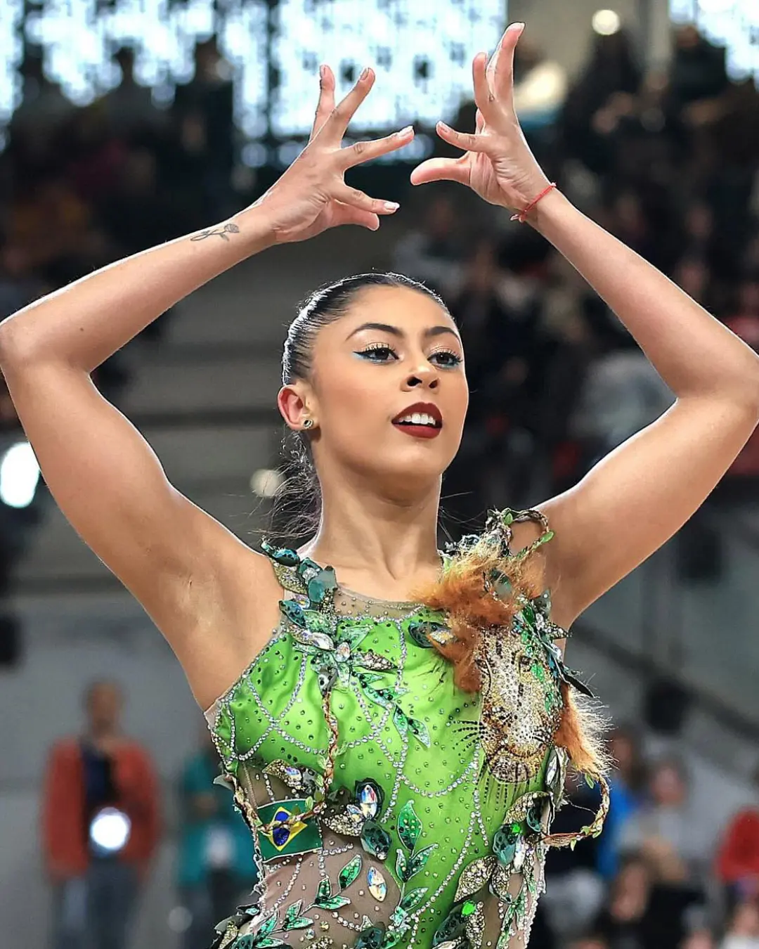 Paranaenses Bárbara Domingos e Mariana Gonçalves competem no Mundial de Ginástica Rítmica 2025 no Rio