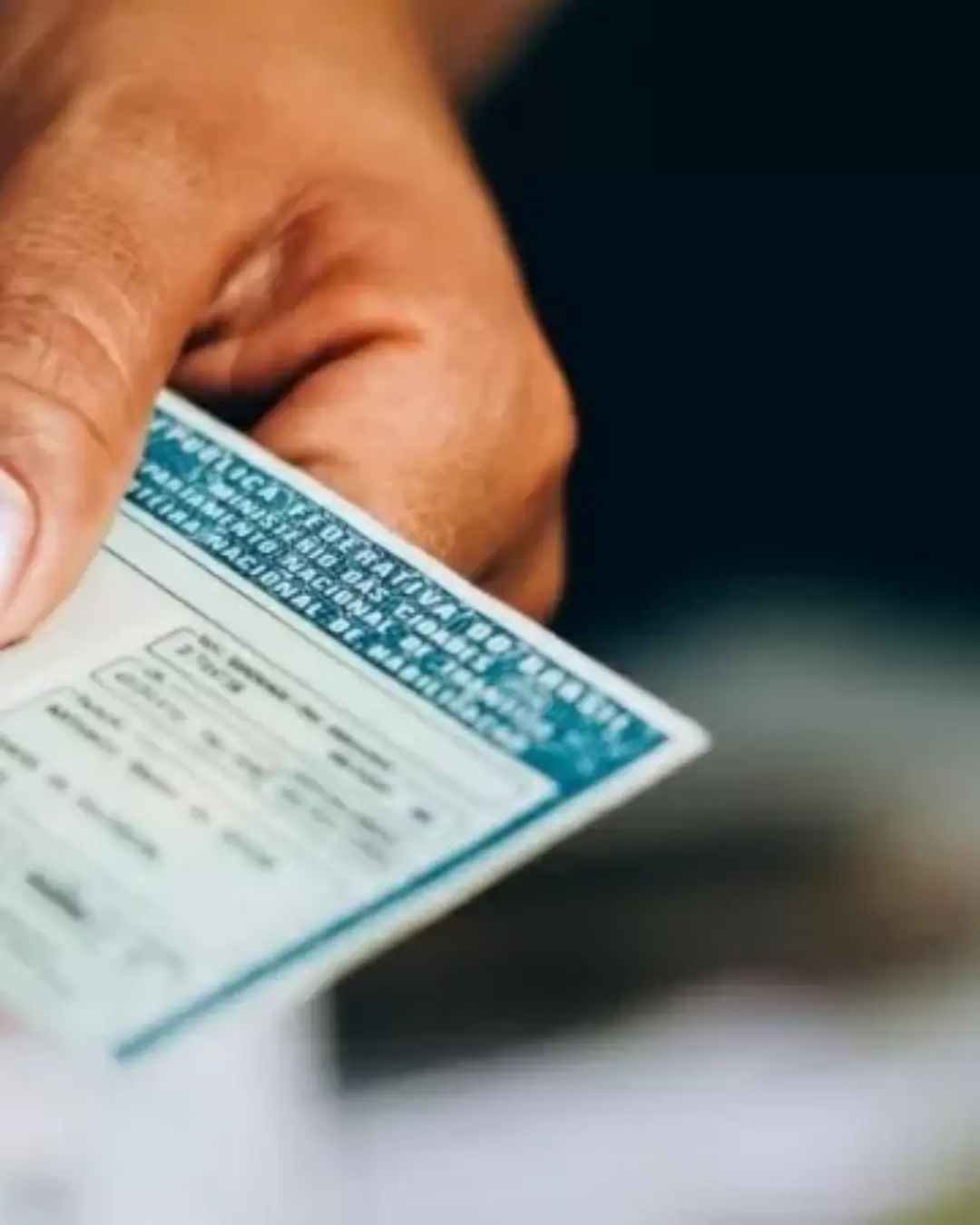 Proposta do governo torna autoescolas opcionais e inclui curso teórico online gratuito para habilitação