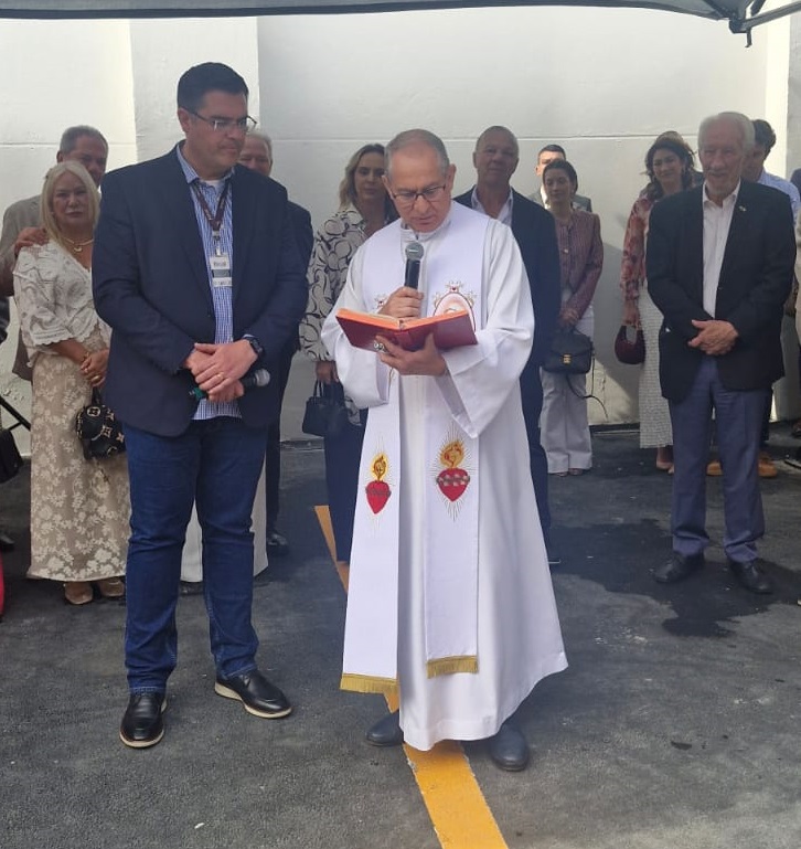 Prefeito de Curitiba participa da inauguração do Festval em prédio histórico preservado