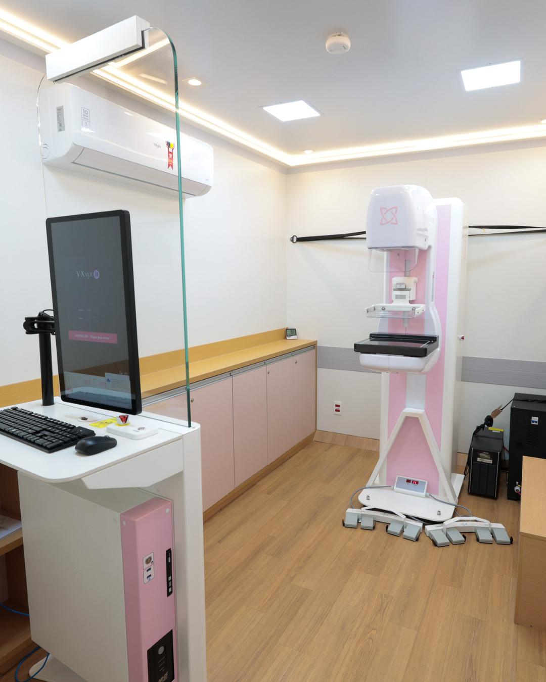 Carreta Saúde da Mulher amplia faixa etária para mamografias no Paraná