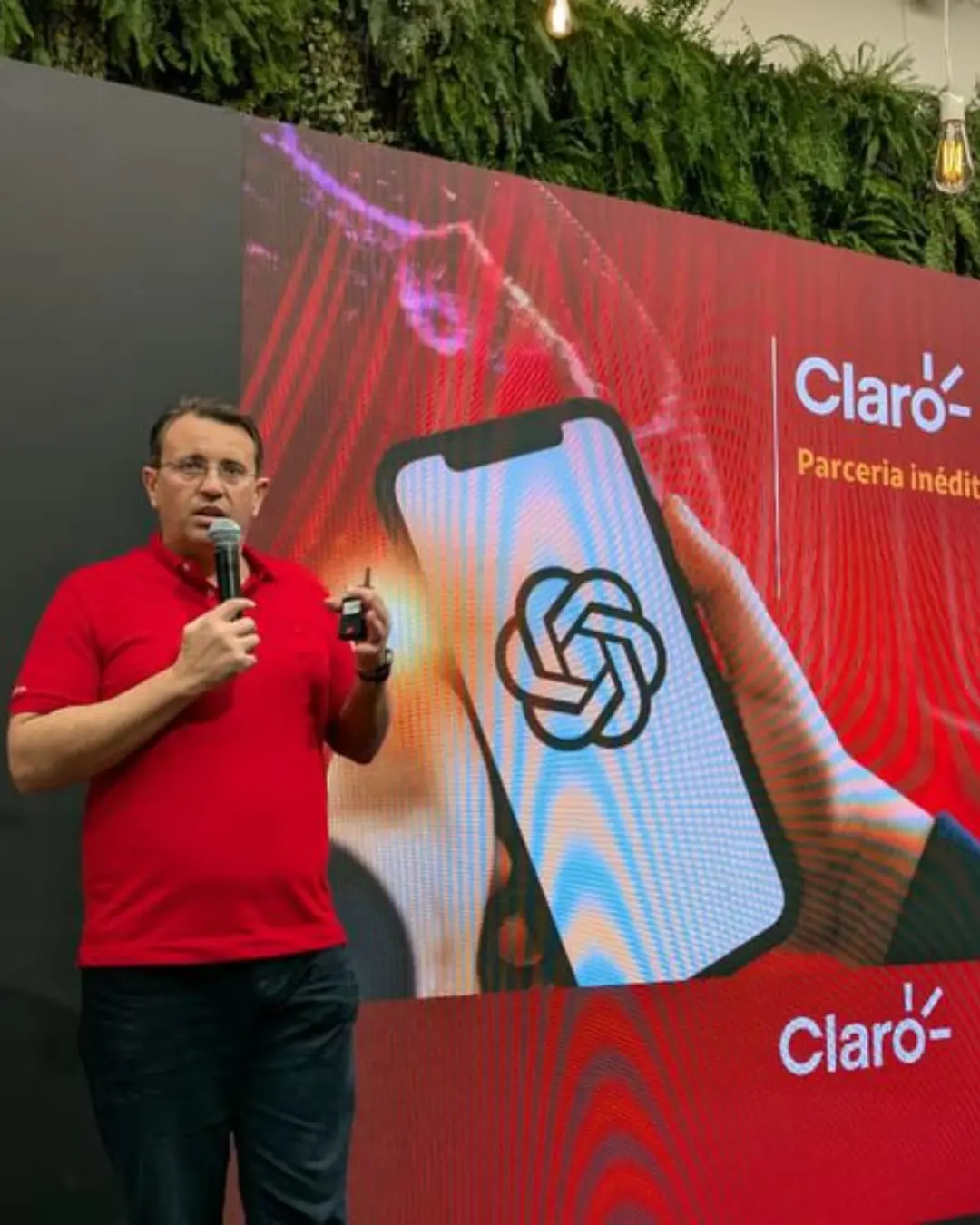 Claro lança ChatGPT Plus grátis para clientes Multi e amplia tecnologias de conectividade