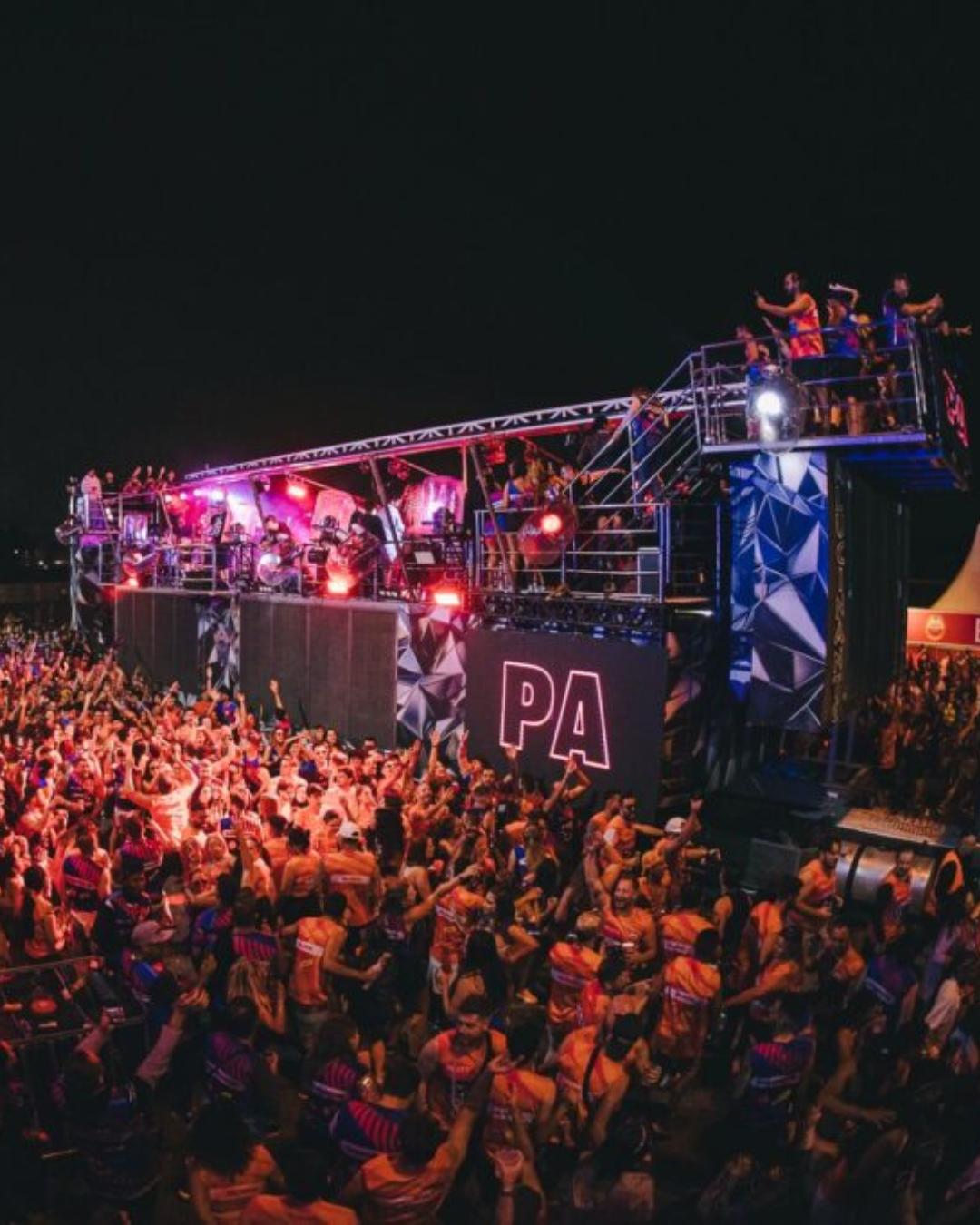 Curitiba Folia 2025: 8 horas de axé e trio elétrico agitam Arena White Hall em outubro