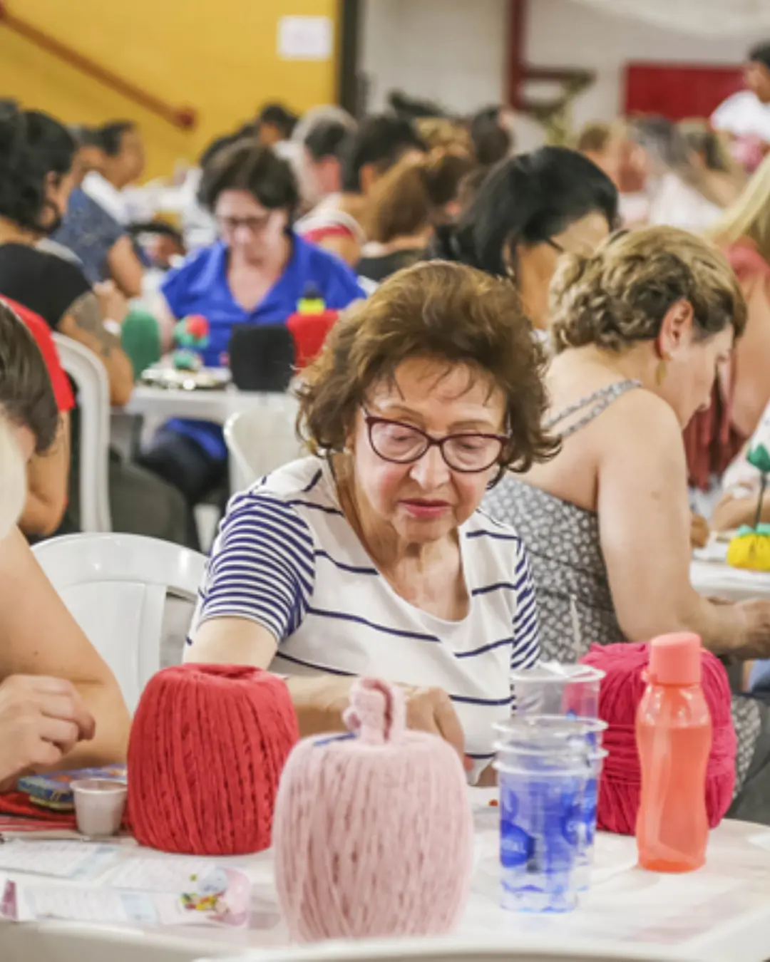 Dia Mundial do Crochê reúne cerca de 500 participantes em evento no Memorial de Curitiba