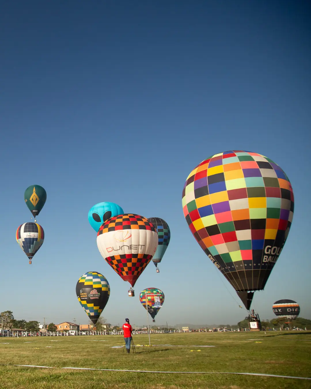 Festival da Primavera em Castro reúne balonismo, gastronomia e música nos Campos Gerais
