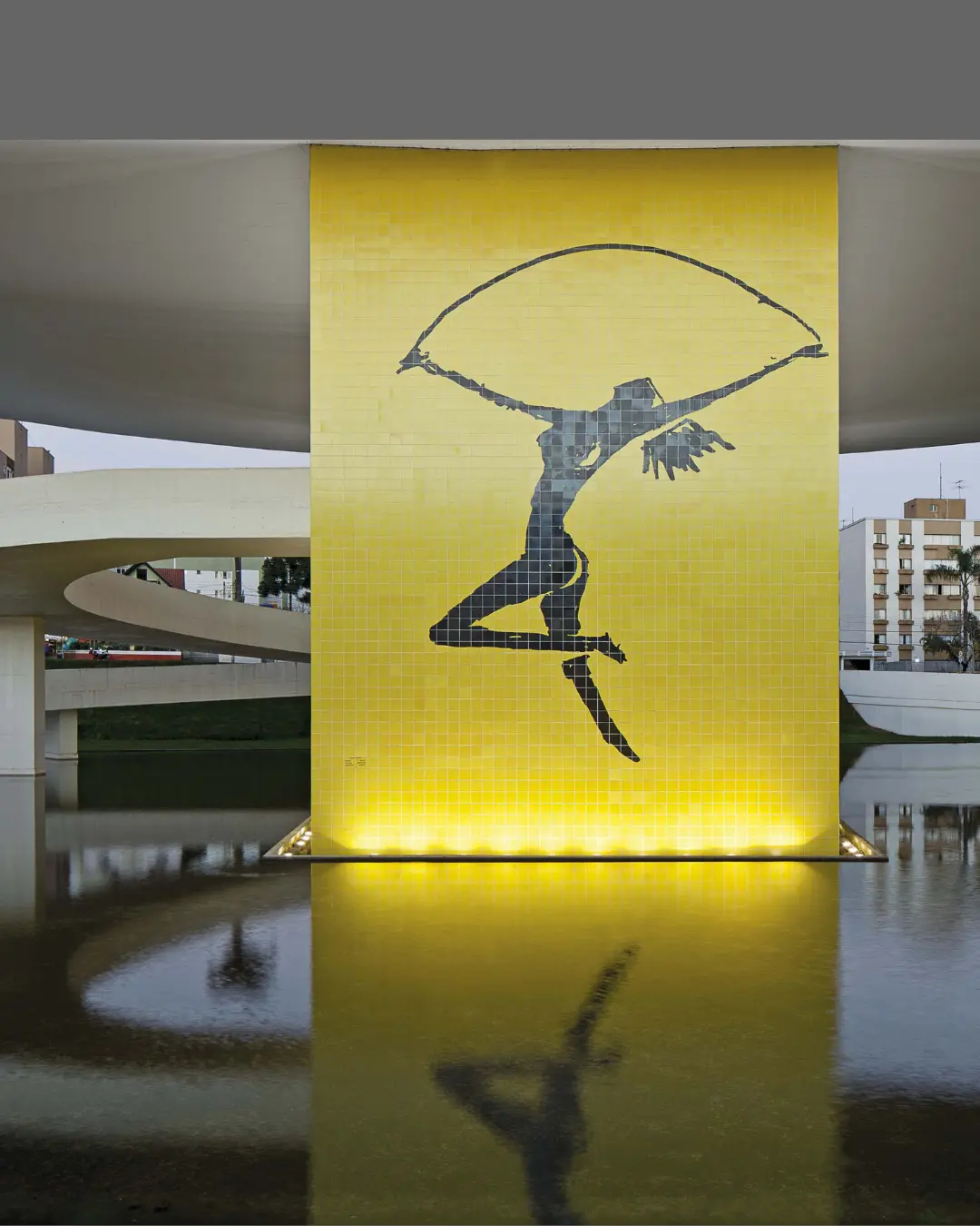 Museu Oscar Niemeyer promove visitas guiadas às exposições em setembro