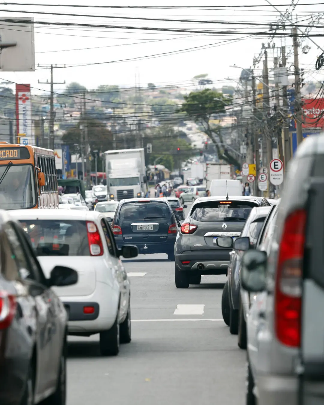 Número de emplacamentos no Paraná sobe 34% em 2025 com mais de 233 mil novos registros