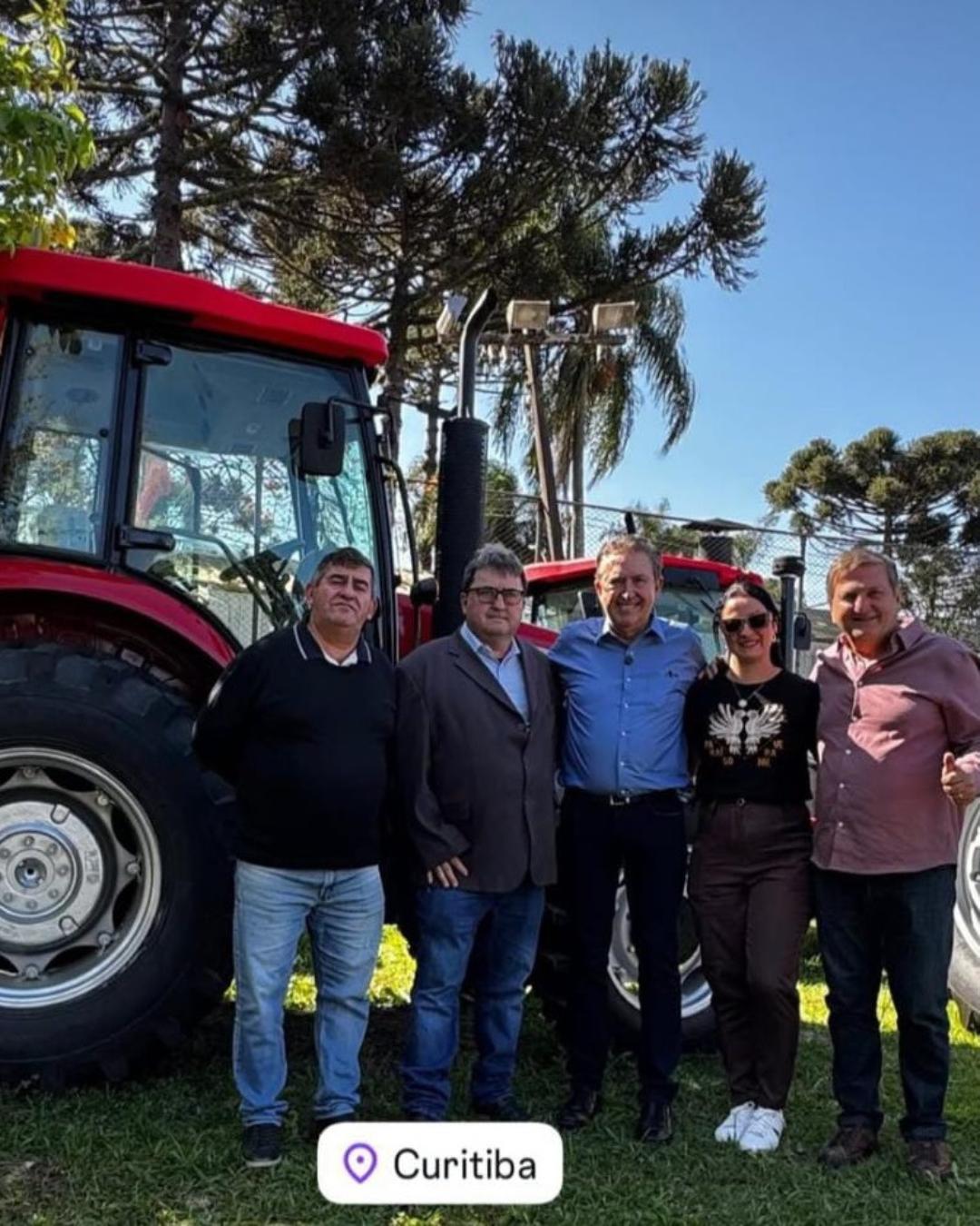 Tunas do Paraná ganha reforço para a agricultura com novo trator