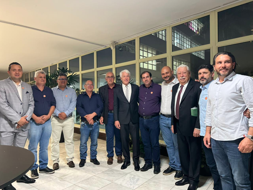Legado dos Caron é reconhecido pela Alep; veja os registros da homenagem