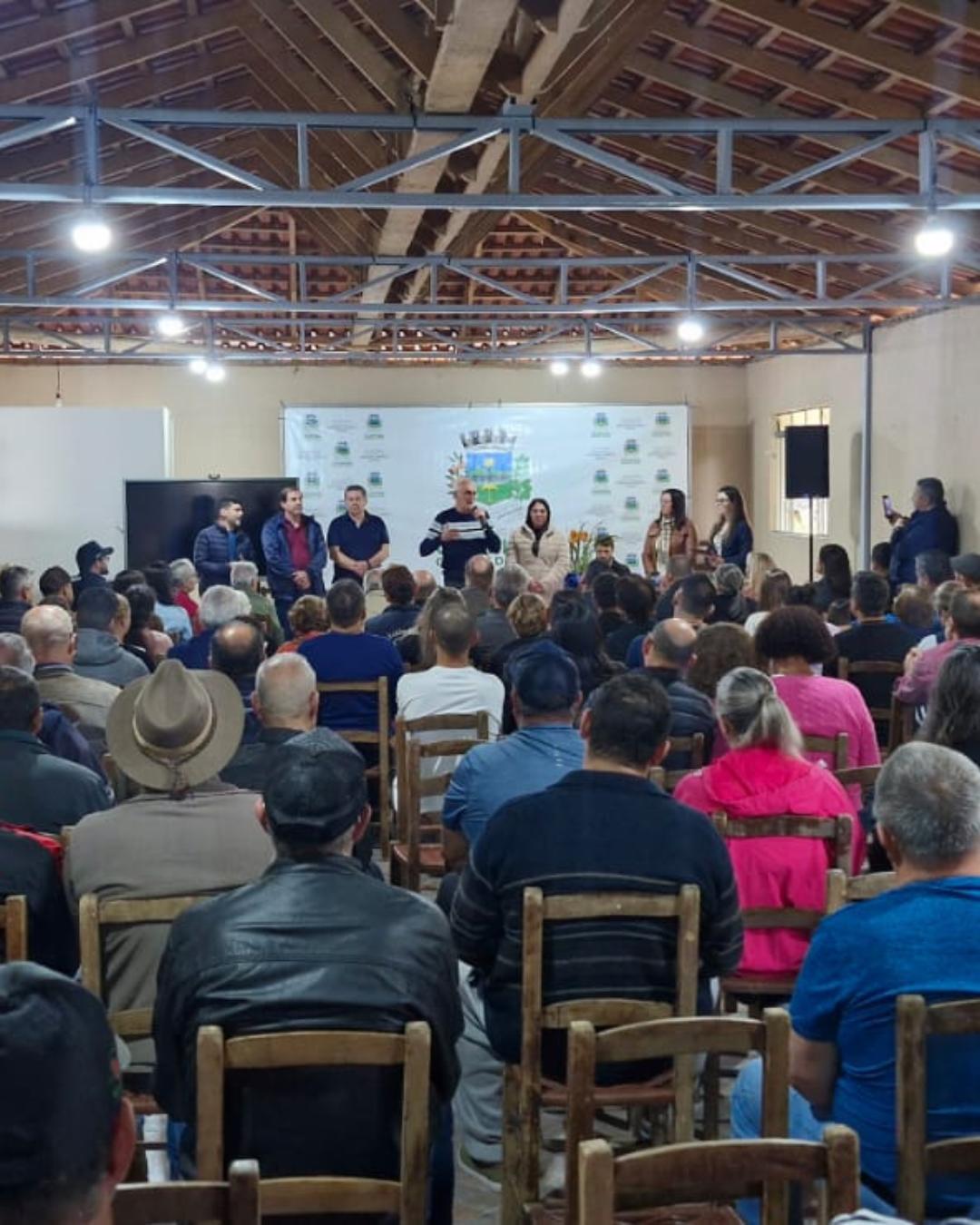 Anteprojeto de asfaltamento de estradas rurais é apresentado à comunidade do Cerne