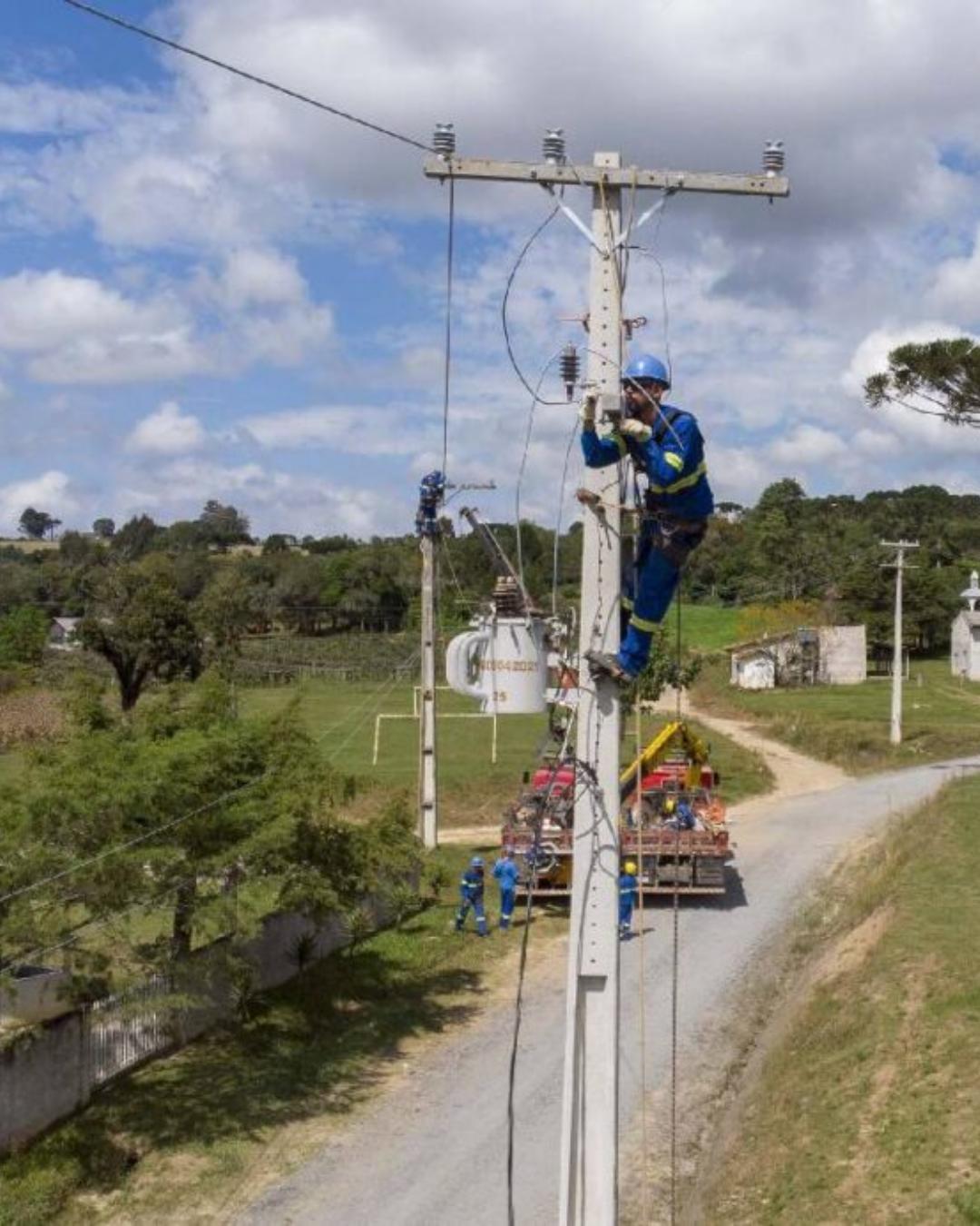 Bairros de Curitiba terão falta de luz no fim de semana por melhorias na rede, avisa Copel