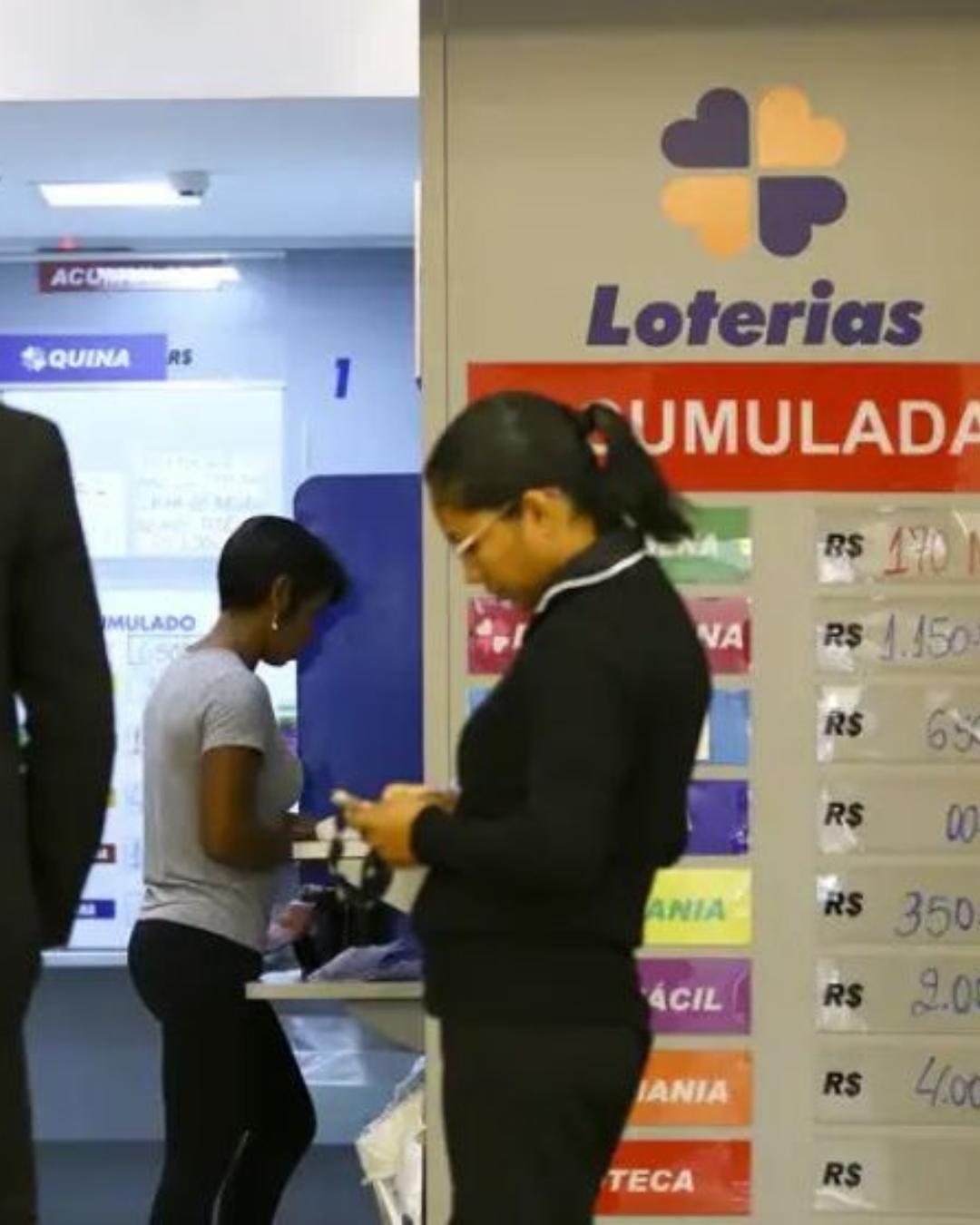 Concurso para Agente Fazendário no Paraná abre inscrições com salários de R$ 12.960,00