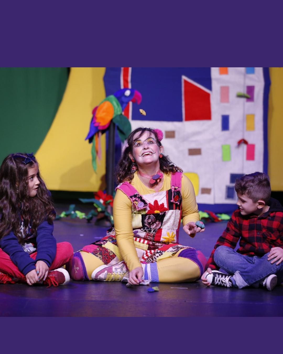 Espetáculo Infantil Interativo Resgata Brincadeiras Tradicionais Brasileiras no Teatro Guaíra