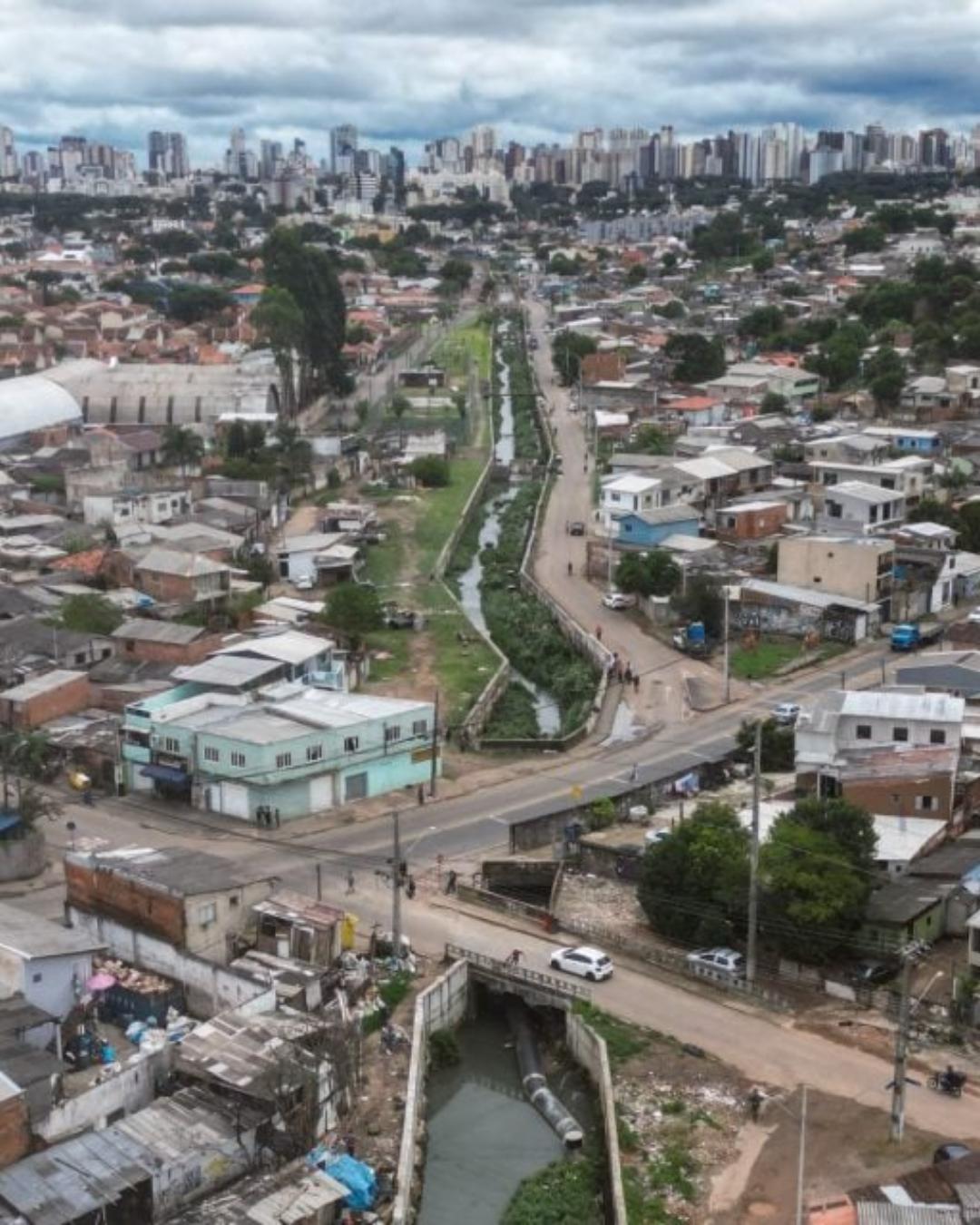 Jovem morto em operação no bairro Parolin tinha relação com tiros em prédio do TRE, aponta delegado