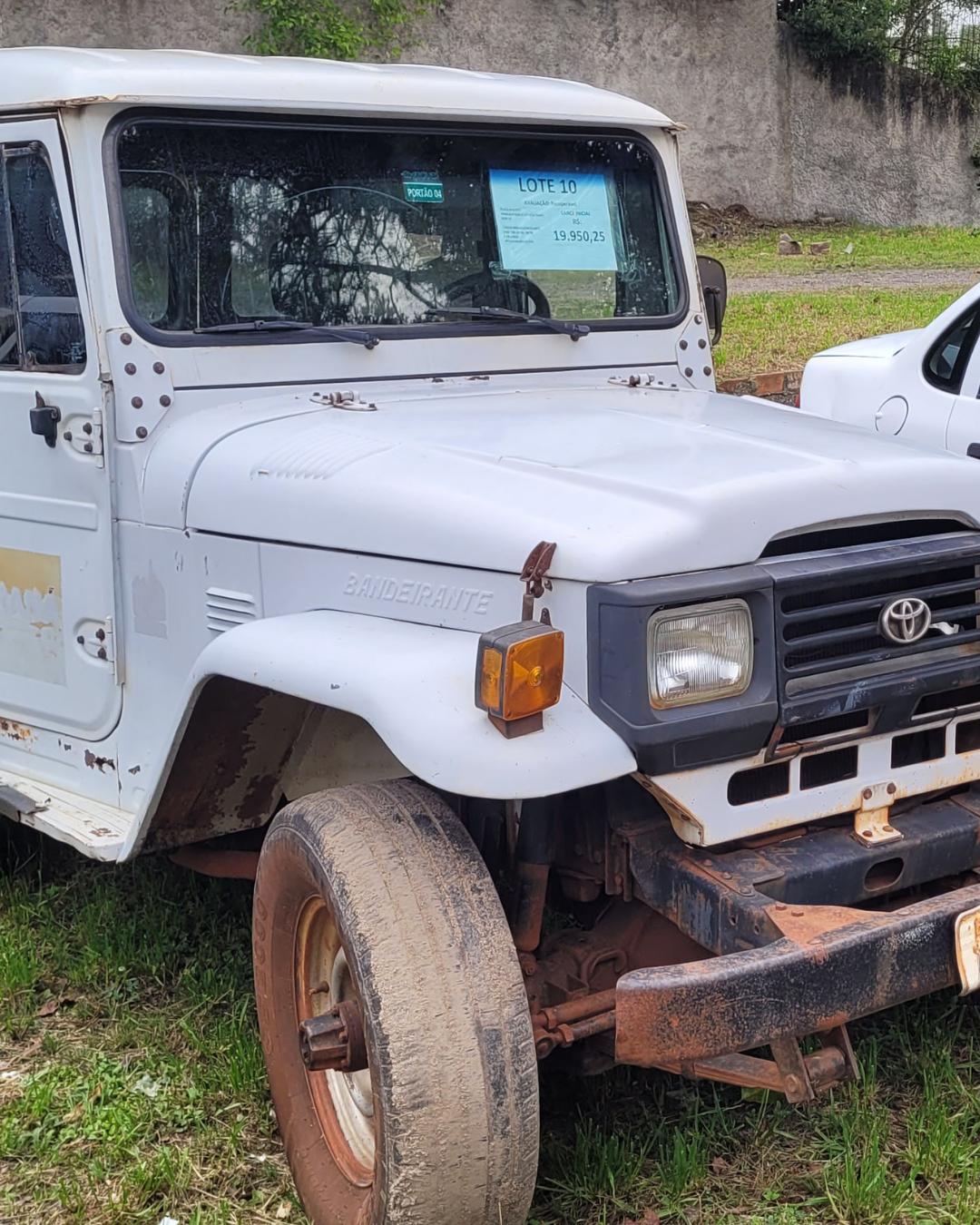 Leilão do Governo do Paraná oferece veículos a partir de R$ 1,2 mil; inscrições abertas