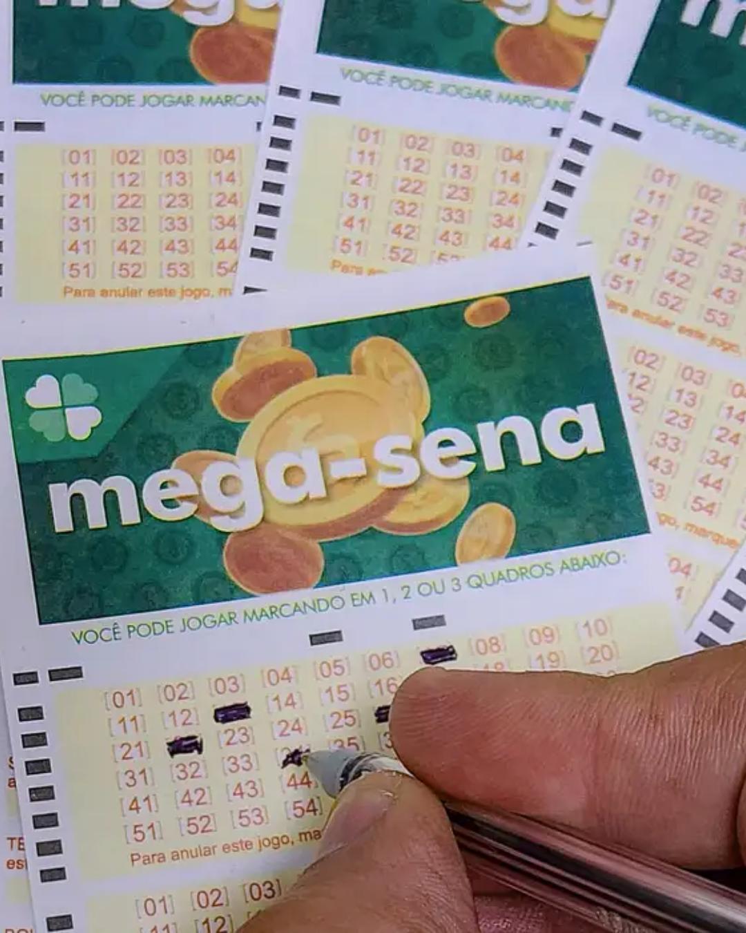 Mega-Sena acumula em R$ 40 milhões após nenhuma aposta levar prêmio principal