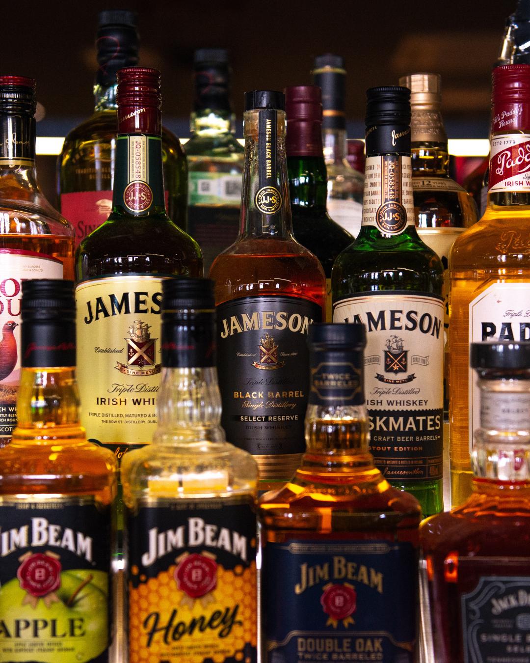 Paraná recebe projeto de lei para combater bebidas adulteradas com selo de qualidade em bares e restaurantes