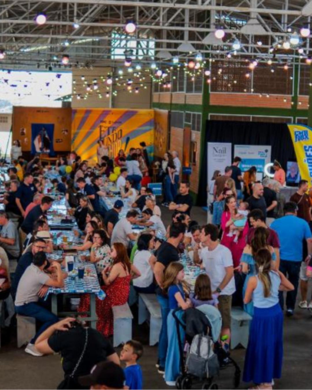 Primeira Feira do Negócio Local da Viacredi em Pinhais combina cultura, solidariedade e gastronomia