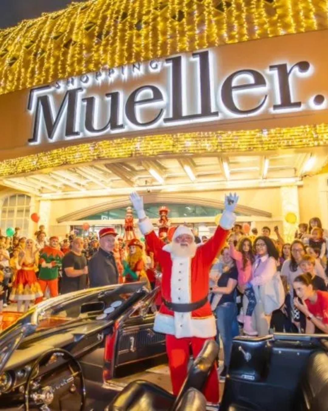 Shopping Mueller inaugura clima natalino com chegada do Papai Noel e atrações interativas em Curitiba