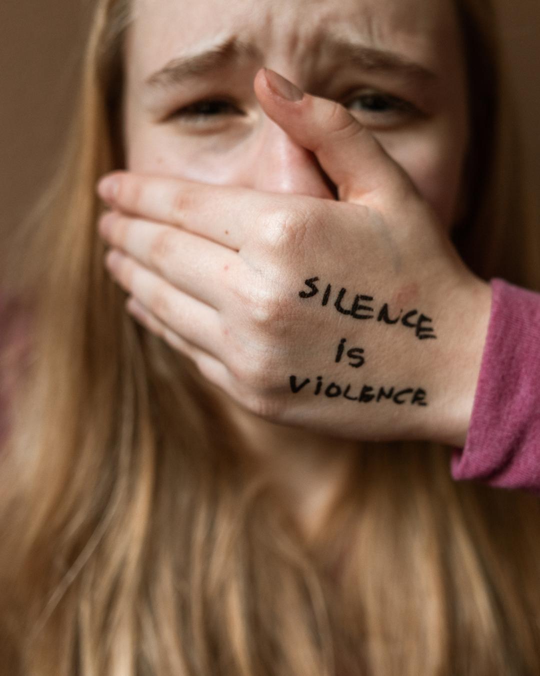 Aprovada no Paraná lei para capacitação no combate à violência contra crianças e adolescentes