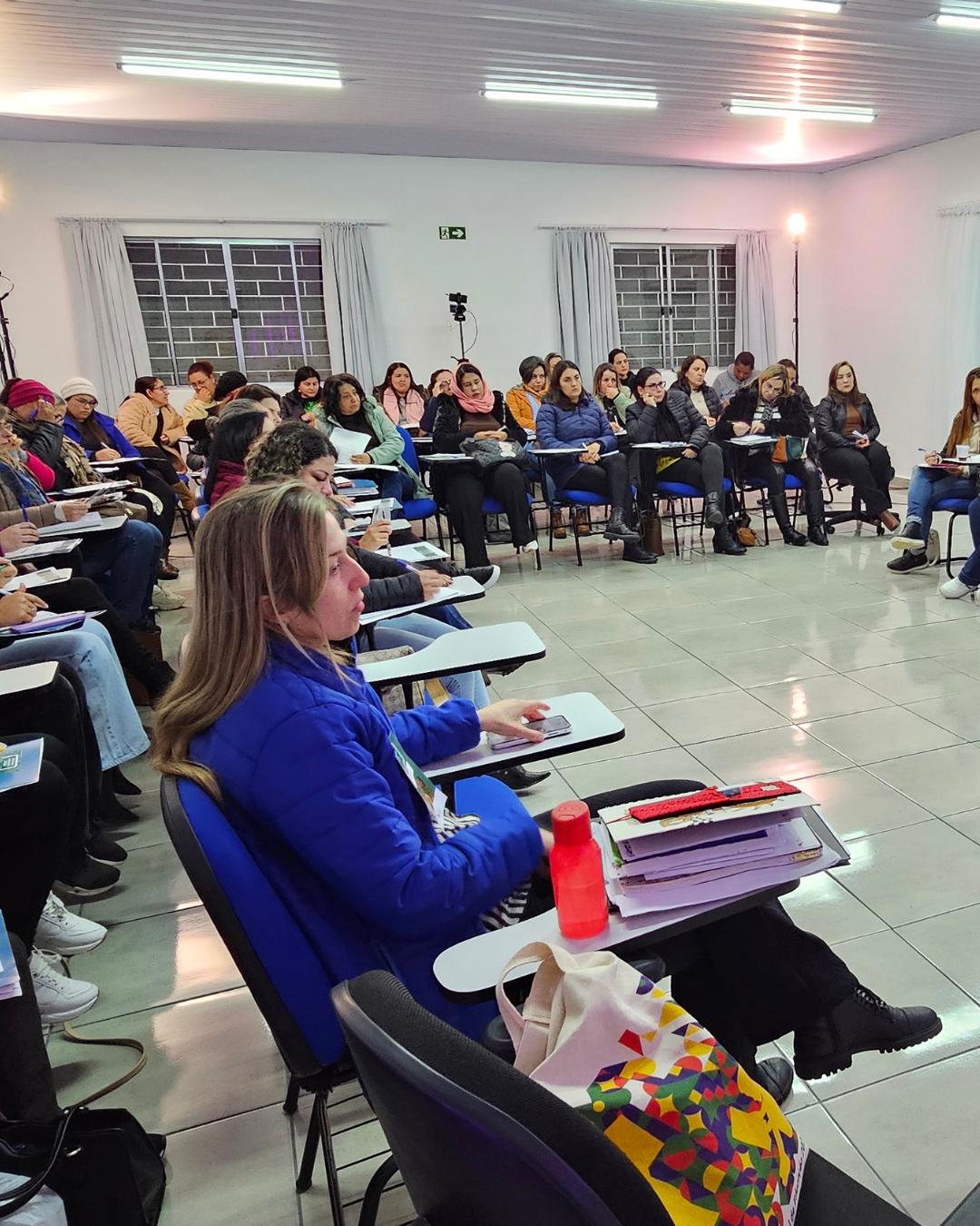 Curso prepara gestores para eleições nas escolas de Campina Grande do Sul