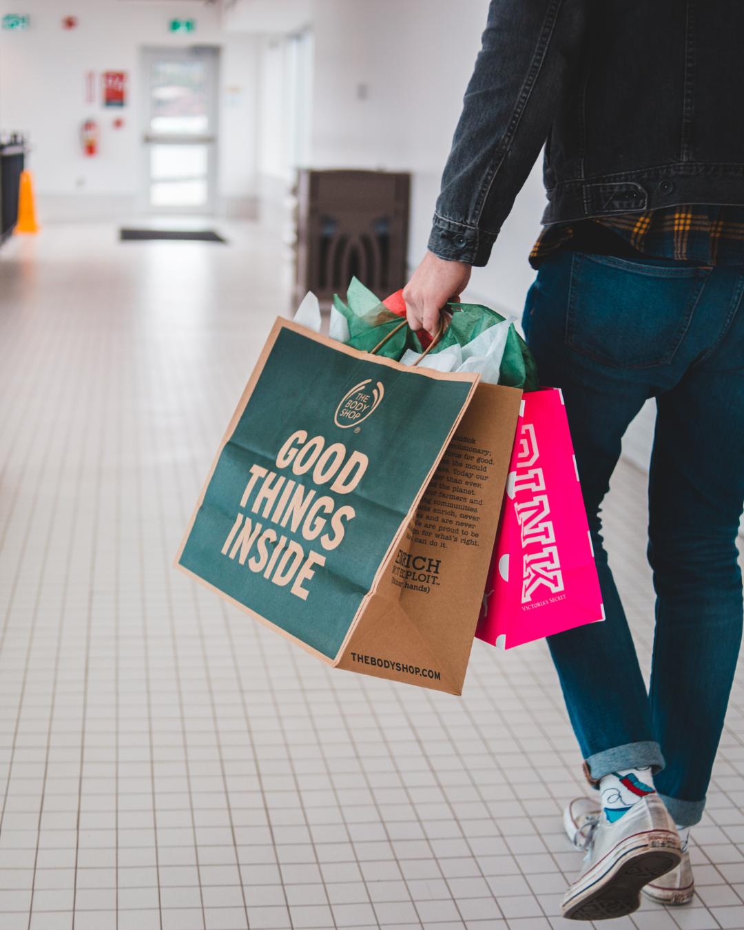 Pesquisa aponta gasto médio de R$ 1.036 na Black Friday entre consumidores do Paraná