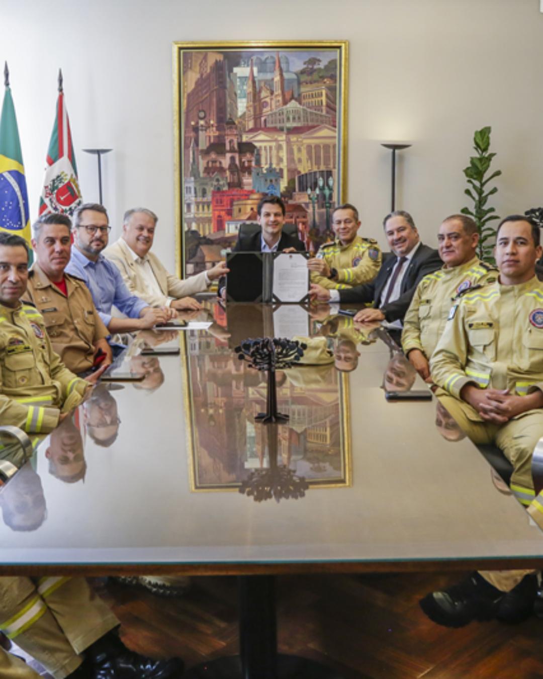 Prefeito anuncia construção de posto do Corpo de Bombeiros no Tatuquara, em Curitiba