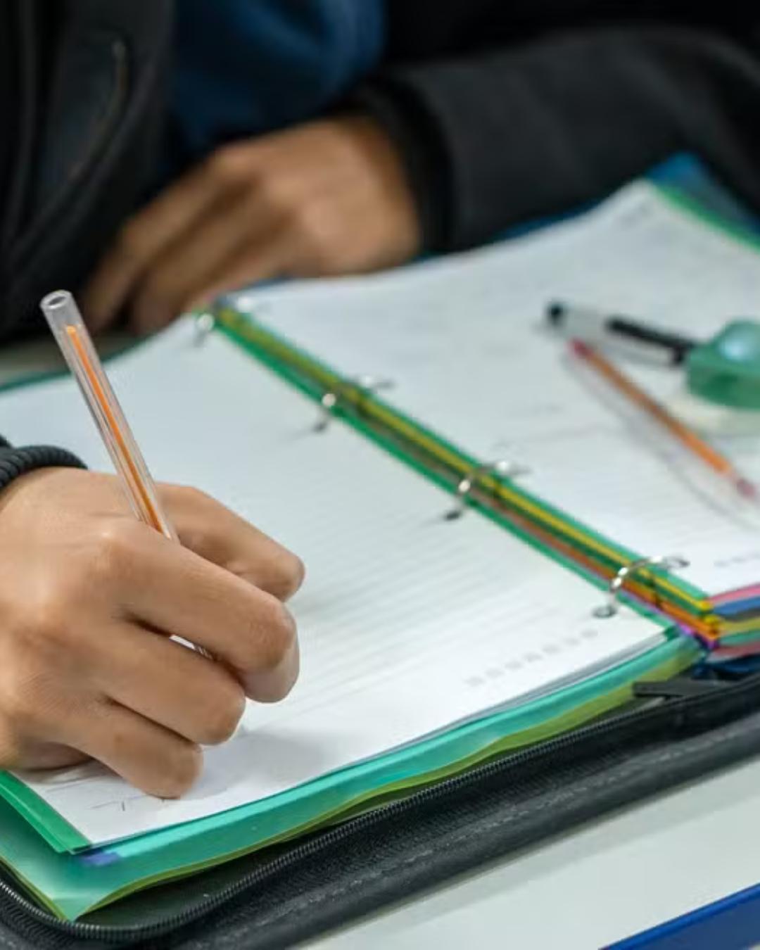 Programa Aprova Paraná oferece 3,7 mil vagas para alunos de escolas públicas em universidades estaduais