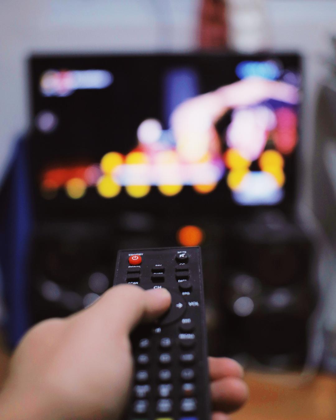 Serviços piratas de streaming caem no Brasil após ordem judicial da Argentina, afirma Anatel