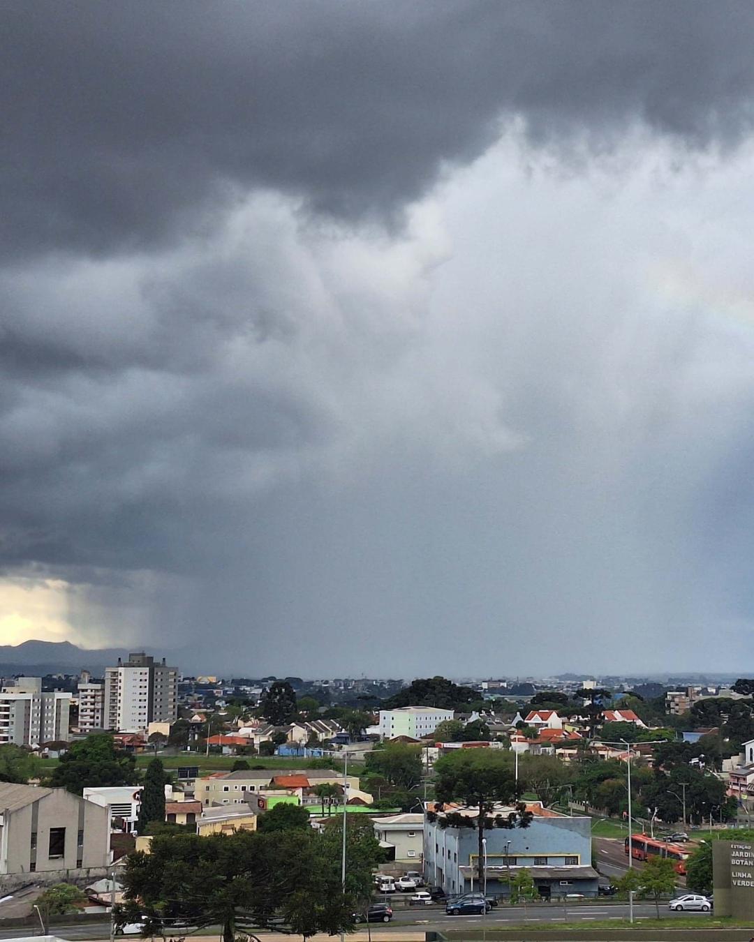 Simepar detalha fenômenos como tornados, supercélulas e microexplosões durante a primavera