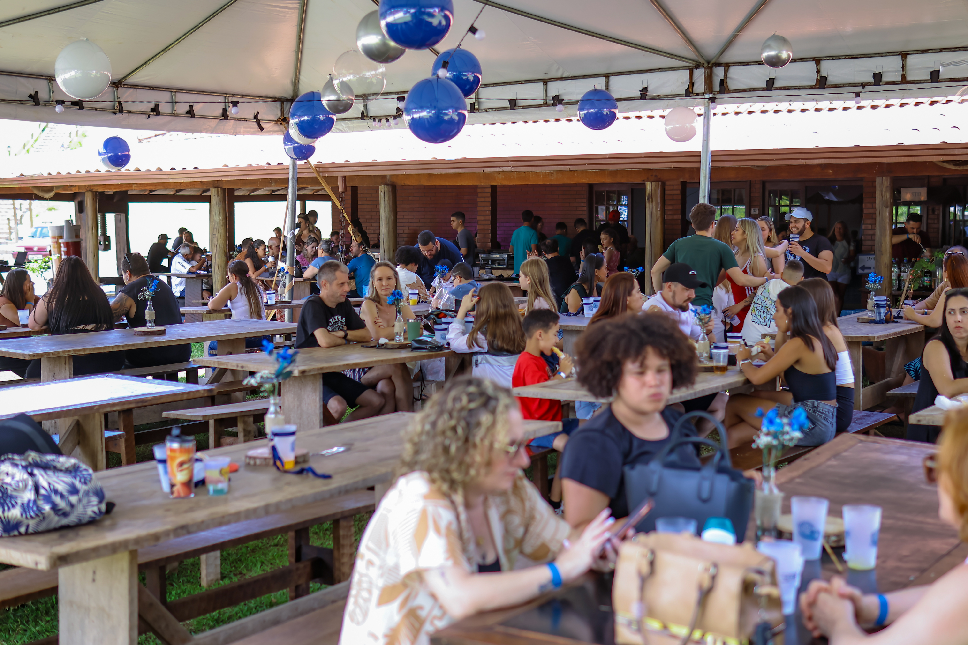 Vetore realiza confraternização de fim de ano e reúne mais de 800 pessoas no Sítio do Caqui