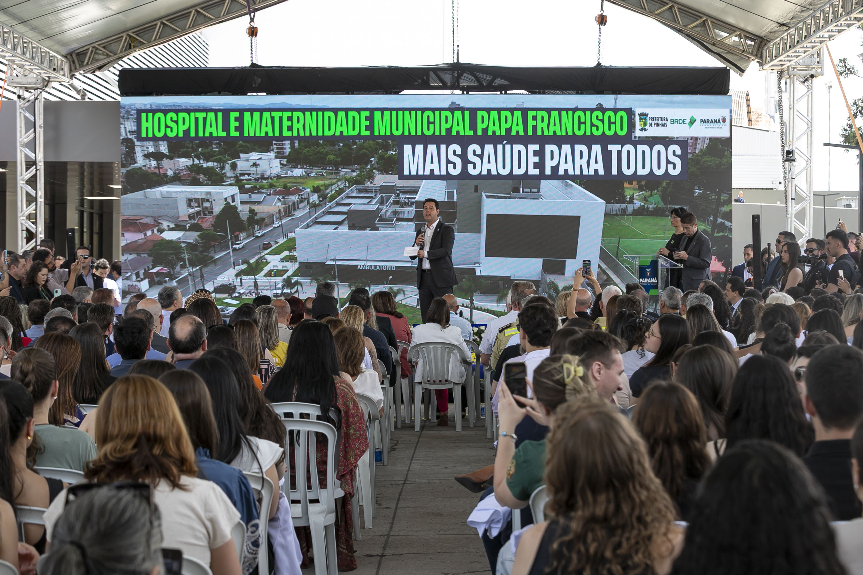 Pinhais inaugura Hospital e Maternidade Papa Francisco, novo marco na saúde da RMC