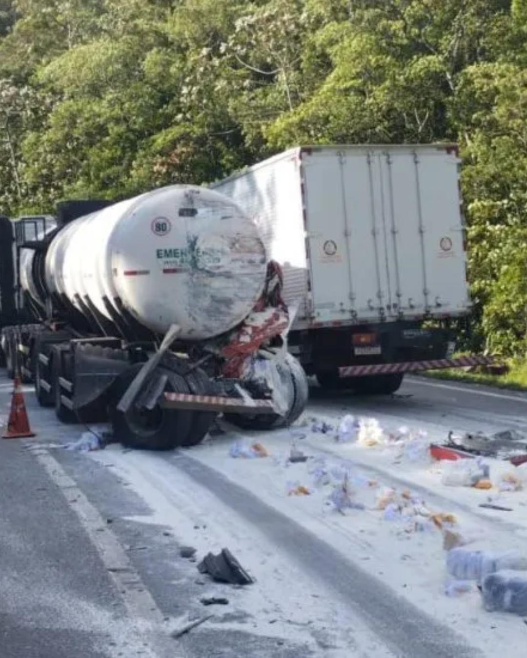 Acidente com derramamento de ácido interdita BR-376 em Guaratuba, causa uma morte e fere uma pessoa