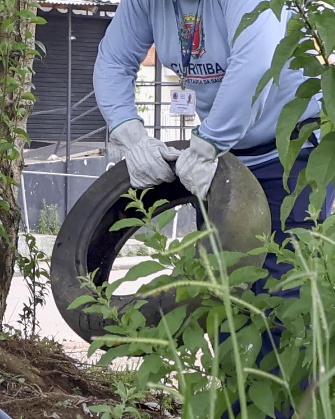 Curitiba reforça medidas de prevenção à dengue com dicas para férias de verão