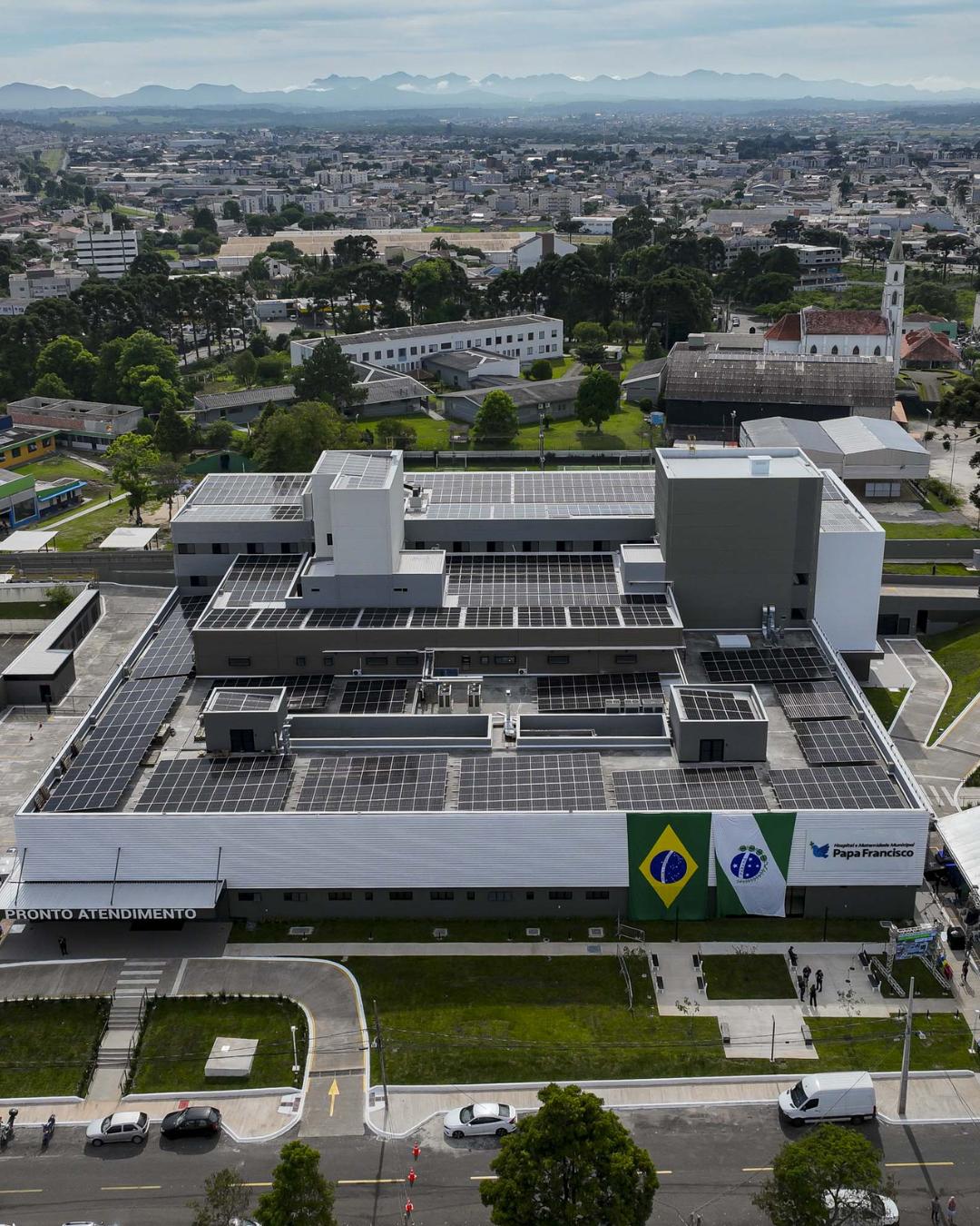 Hospital Papa Francisco, em Pinhais, realiza 491 atendimentos e 28 partos em 10 dias de funcionamento