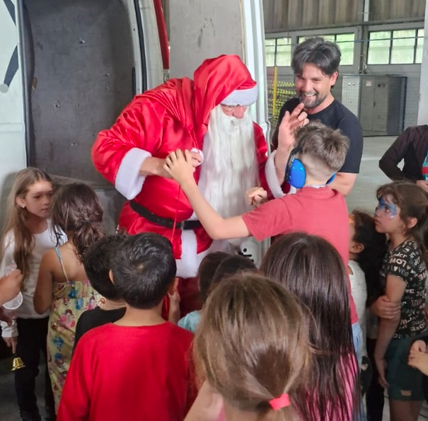 London Brasil abre as portas e celebra o Natal com a comunidade do Santa Rita