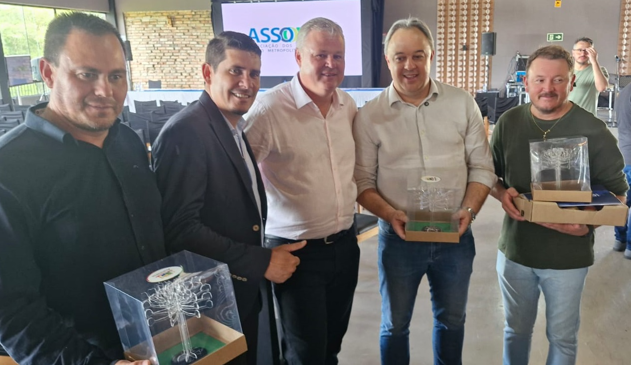 Assomec encerra ano com reunião em Araucária e destaca integração metropolitana e avanços para os municípios