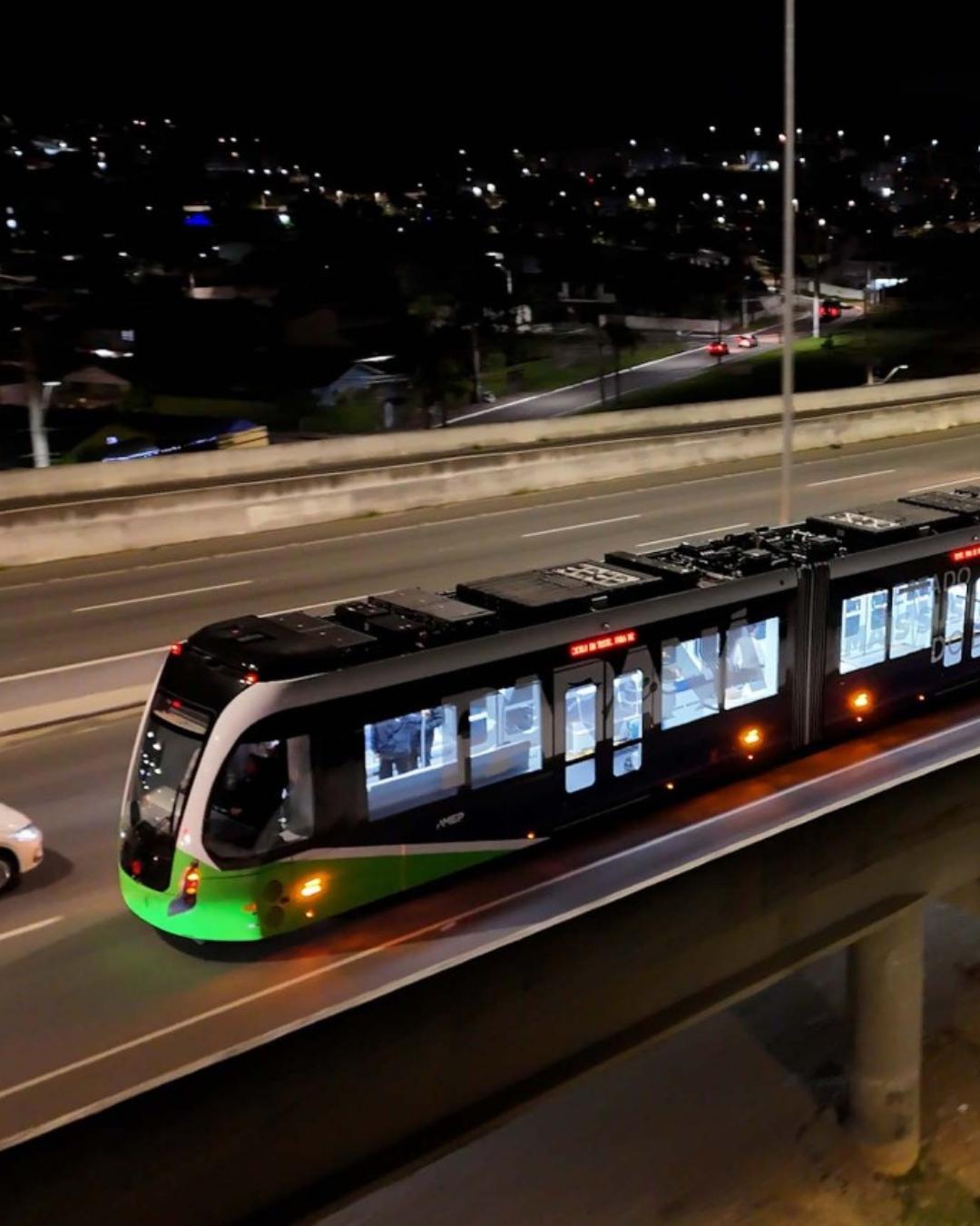 Primeiro Bonde Urbano Digital da América do Sul é inaugurado entre Piraquara e Pinhais