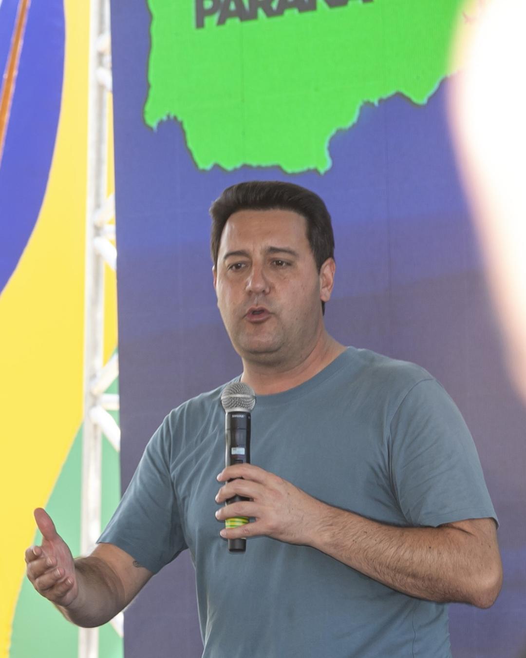 Ratinho Jr encerra 2025 como o governador mais bem avaliado do Brasil