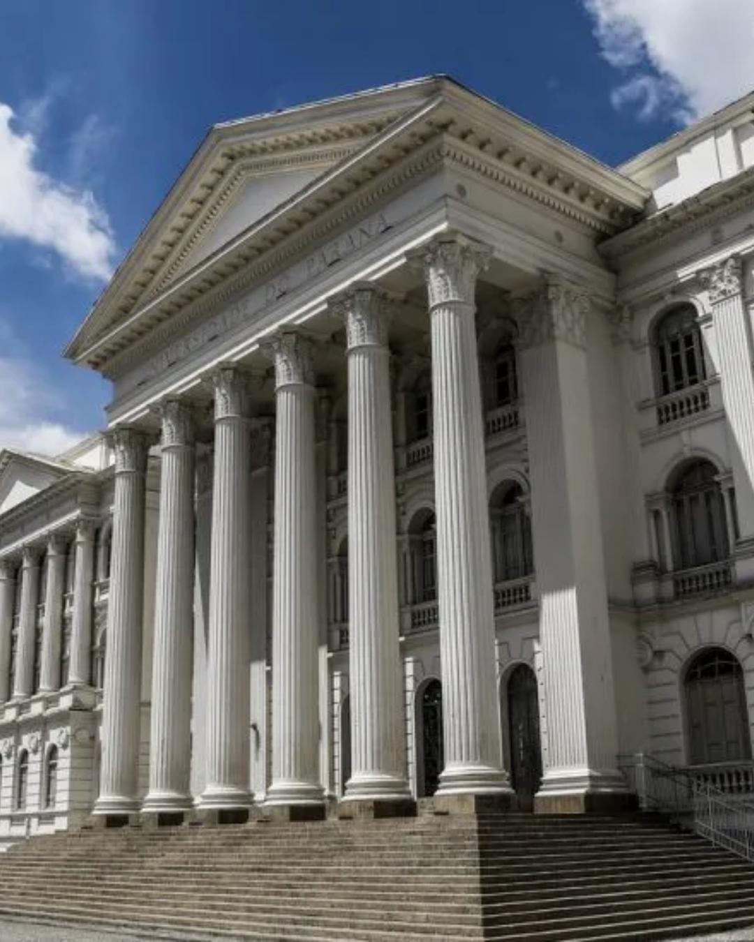 UFPR oferece 852 vagas em cursos de graduação com seleção via Enem; inscrições gratuitas até 19 de janeiro