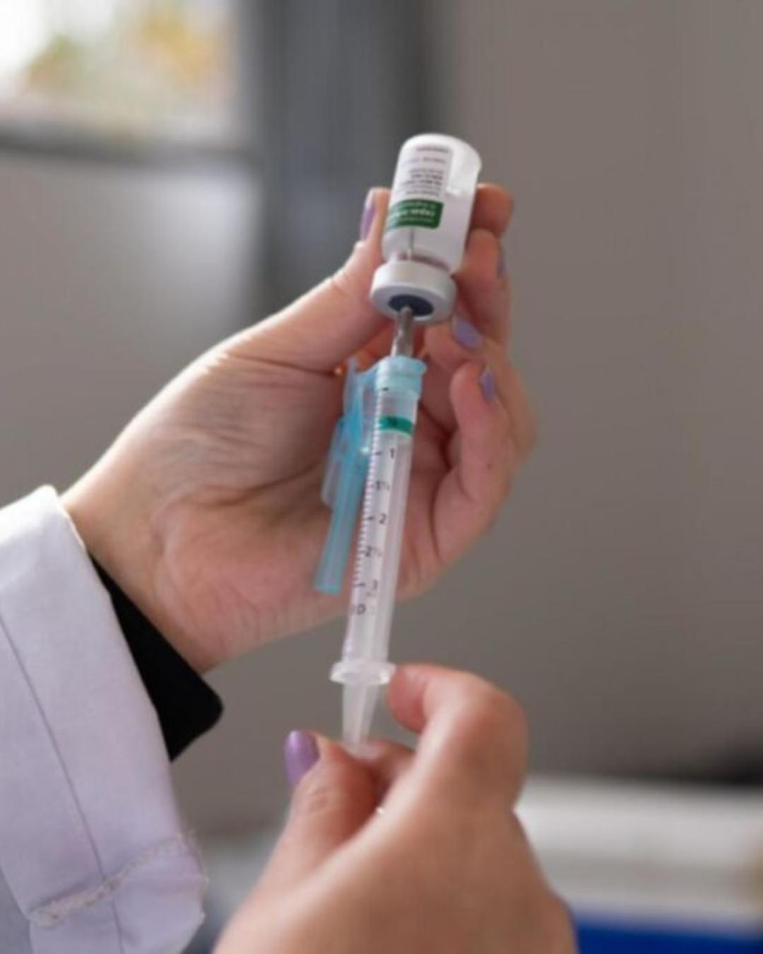 Curitiba avalia vacinação domiciliar para pessoas com TEA através de projeto de lei